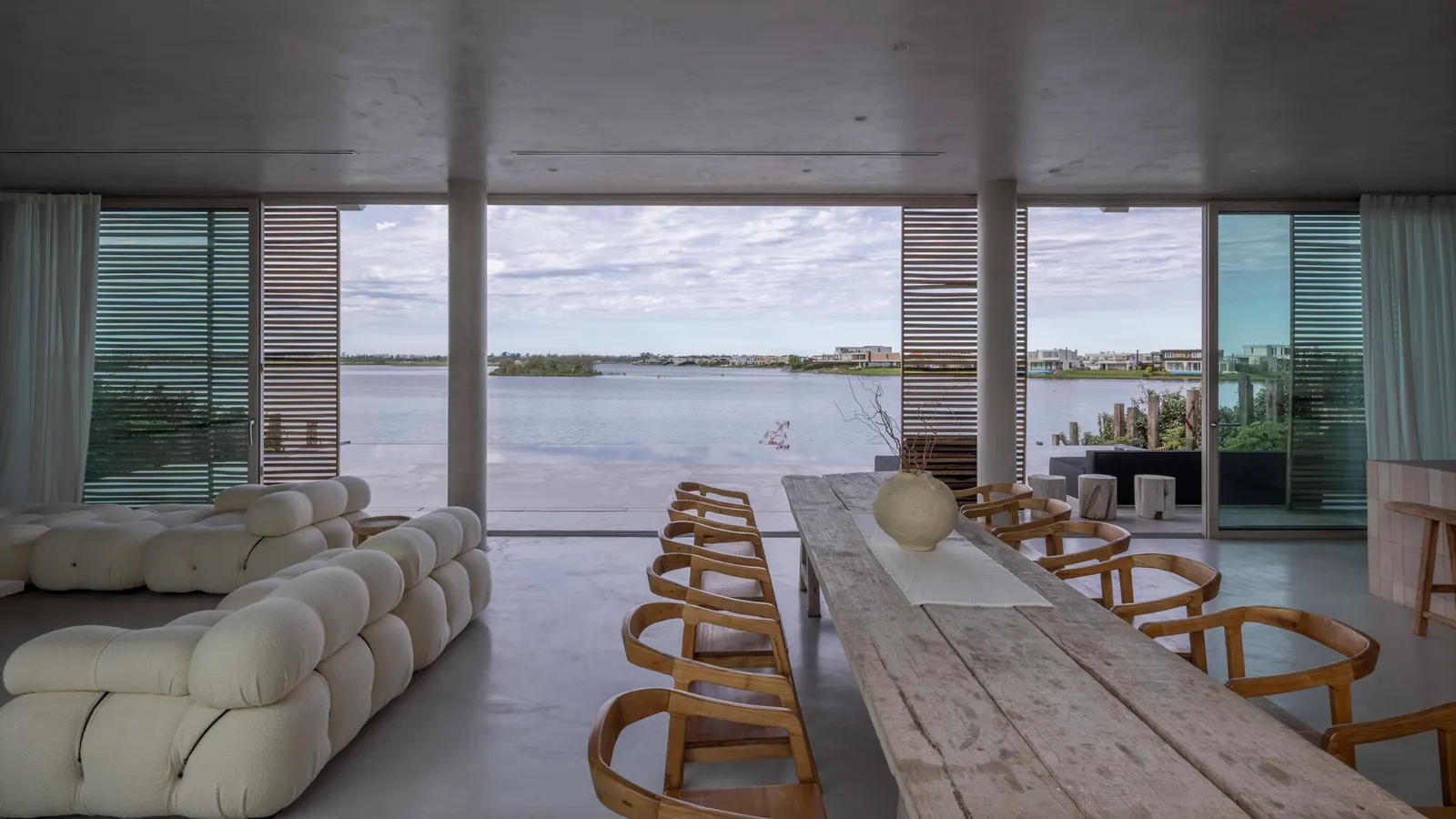 Marinas House / Pirca Arquitectura
