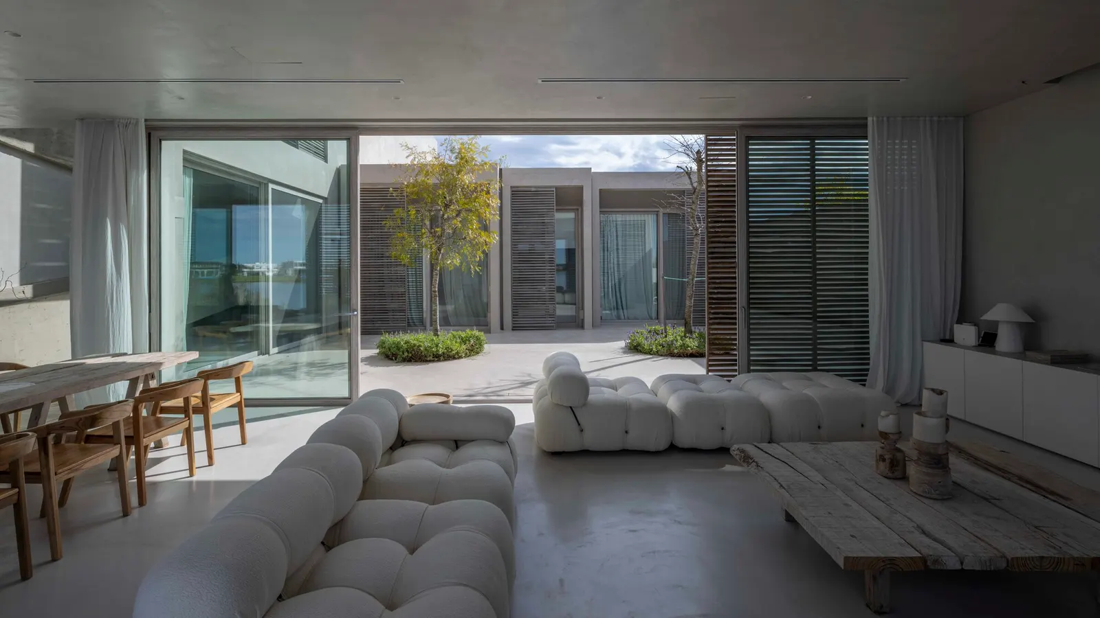 Marinas House / Pirca Arquitectura