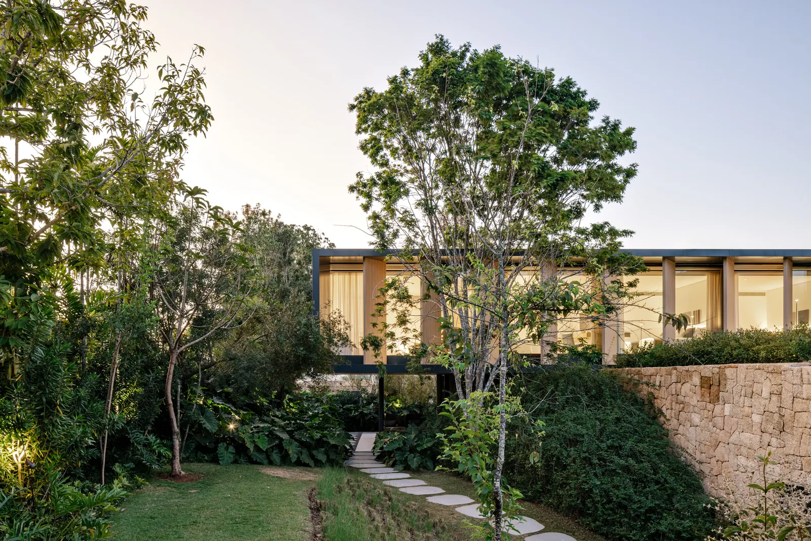 MRD Residence / Jacobsen Arquitetura