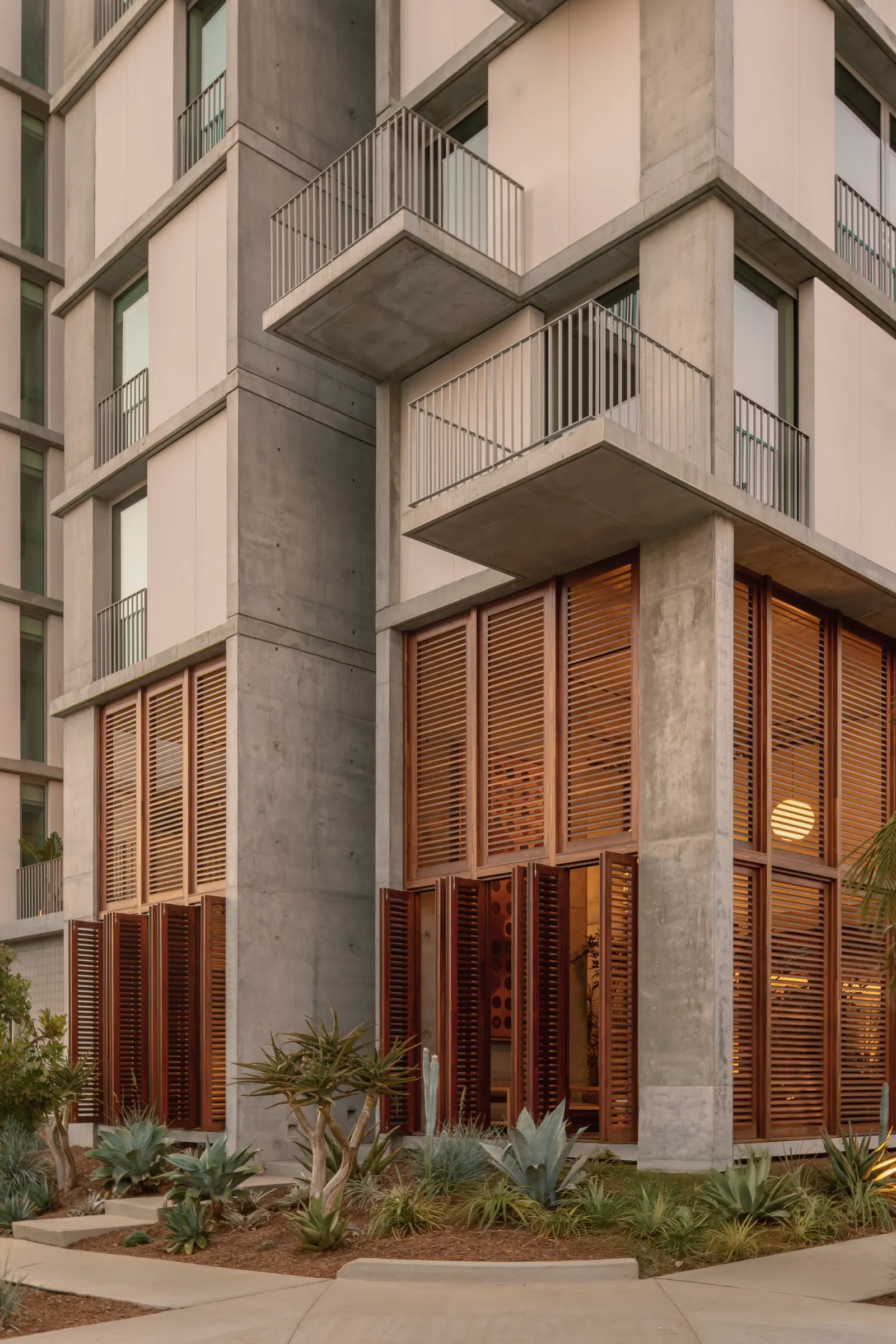 KAYA Building / Jeff Svitak