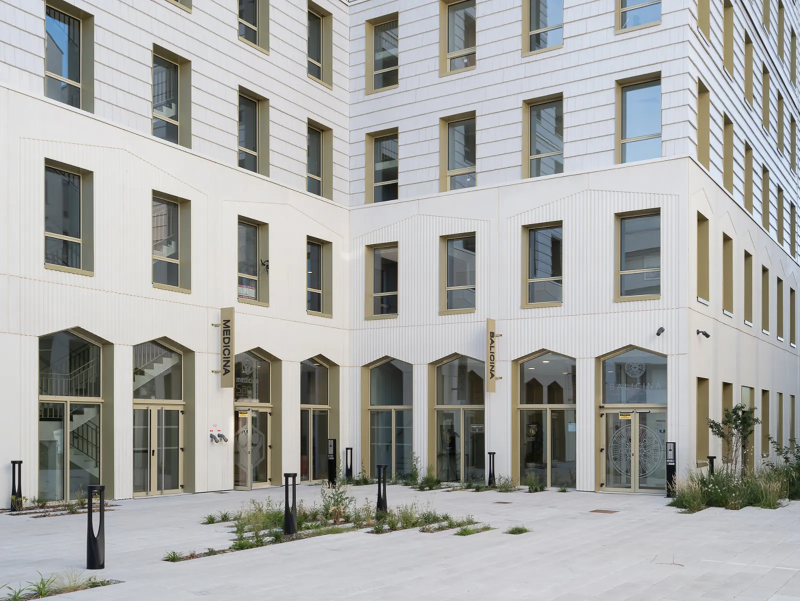 Многопрофильный медицинский центр Bordeaux Dunant / Bartolo+Contré