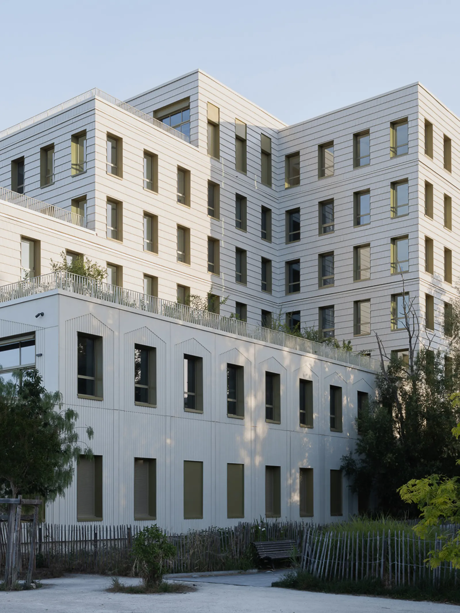 Многопрофильный медицинский центр Bordeaux Dunant / Bartolo+Contré
