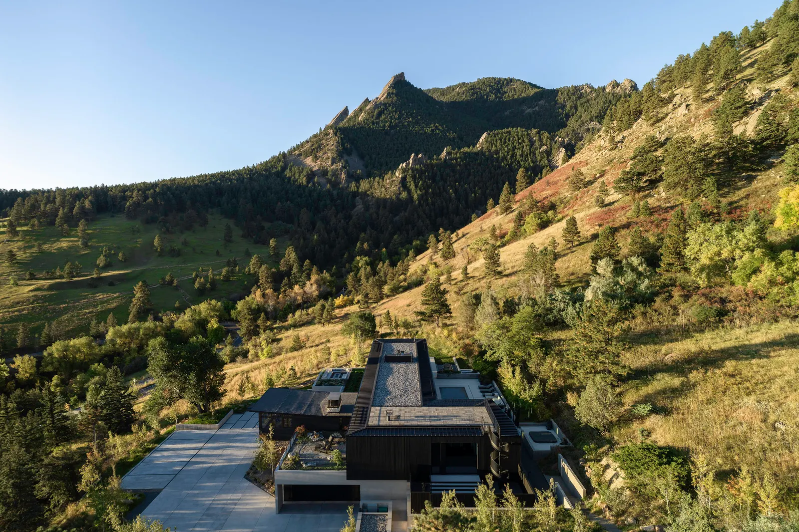Panorama House / Studio B Architecture + Interiors
