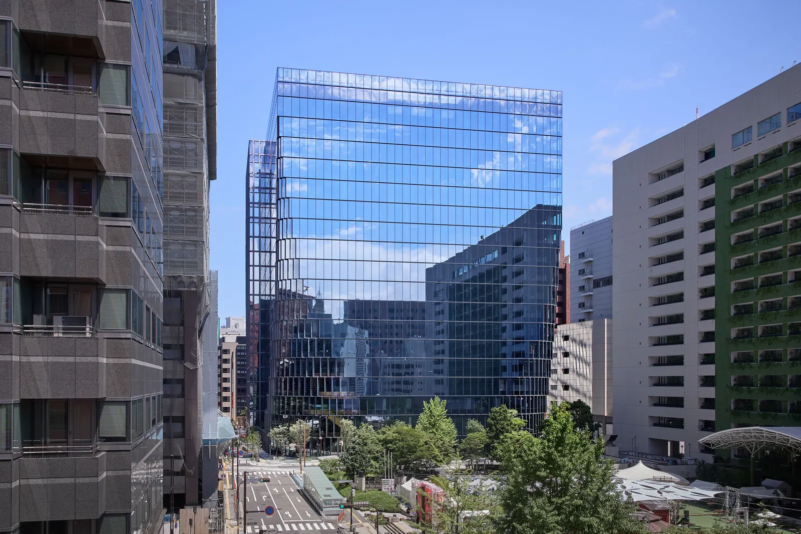 Tenjin Business Center II / OMA