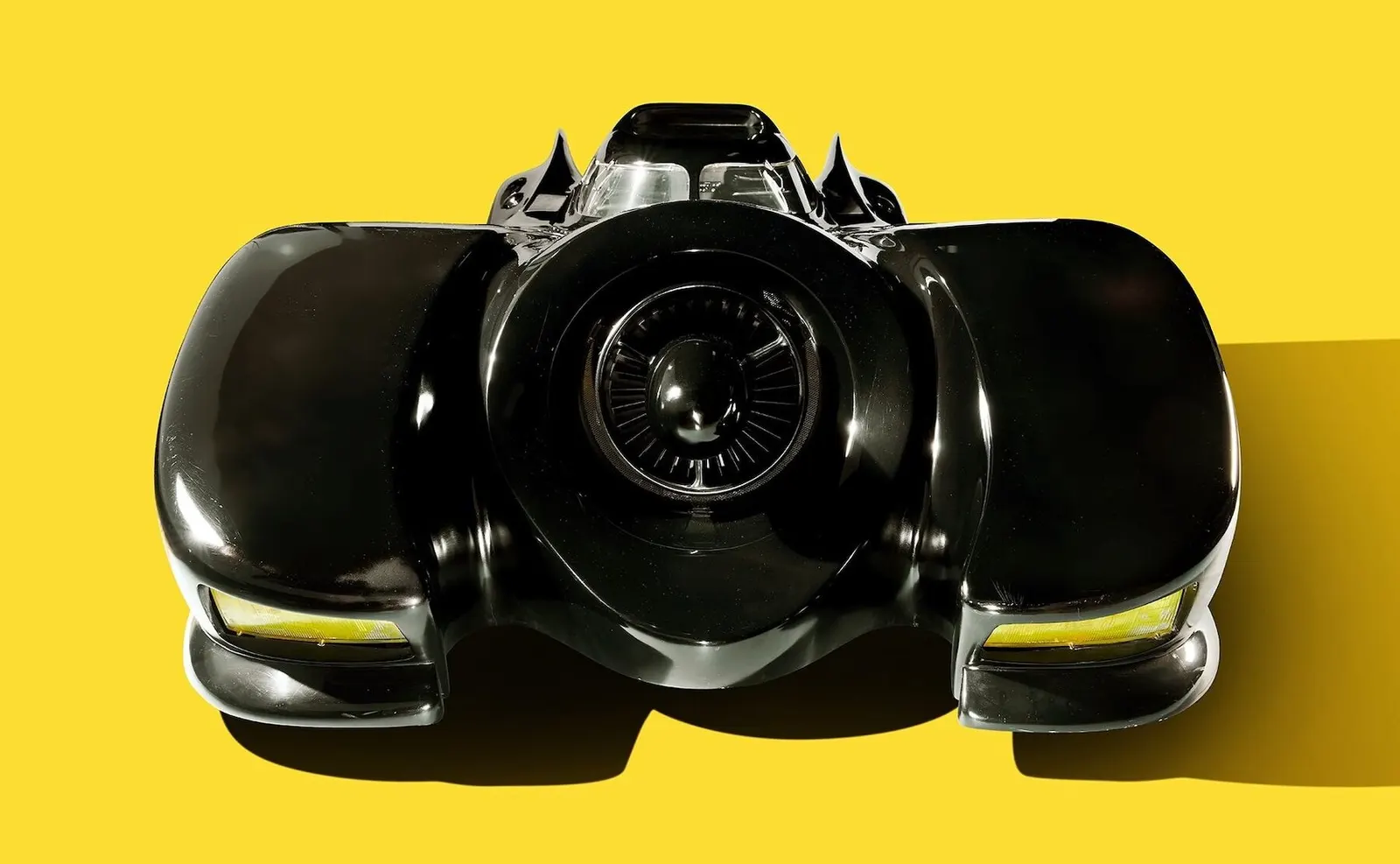 Hero Batmobile из Batman Returns выставят на аукцион Julien’s Auctions