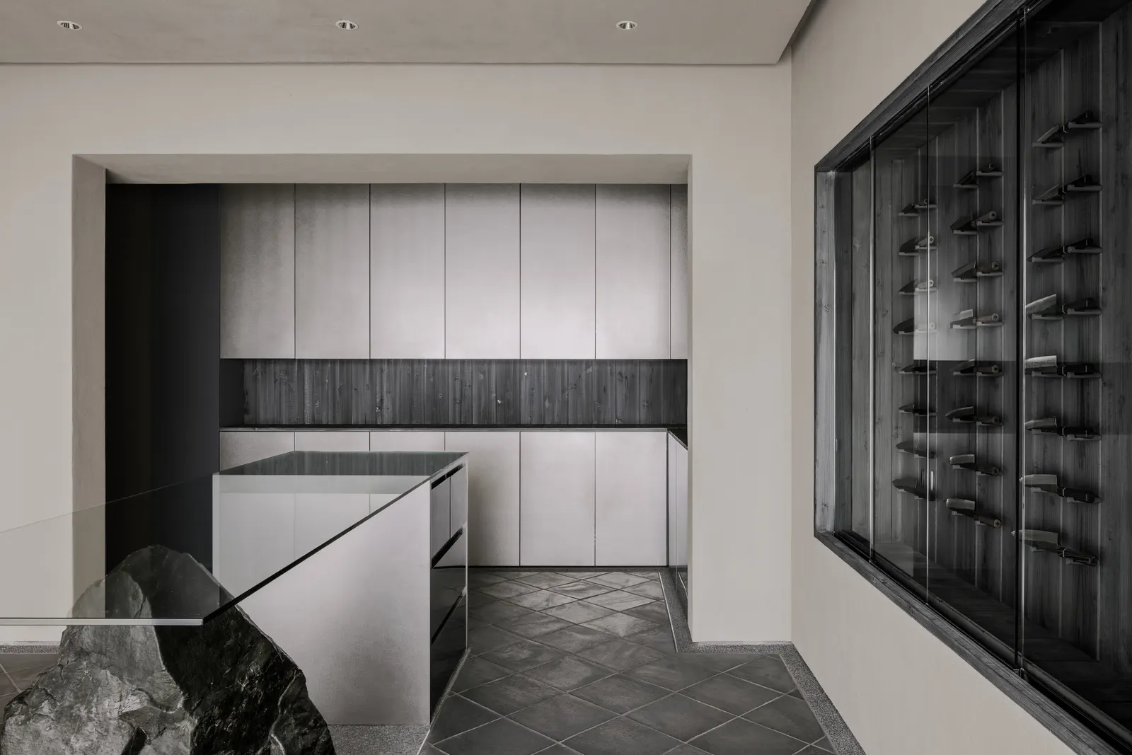 Tojiro Knife Gallery Tokyo «Hanare» / L/O (KATATA YOSHISHITO DESIGN)