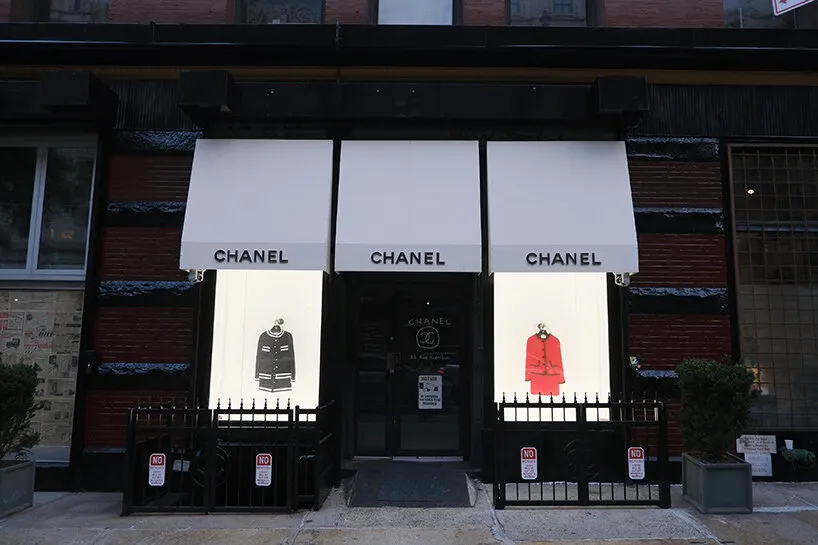 Том Сакс вручную собрал в Нью-Йорке версию 31 Rue Cambon из фанеры