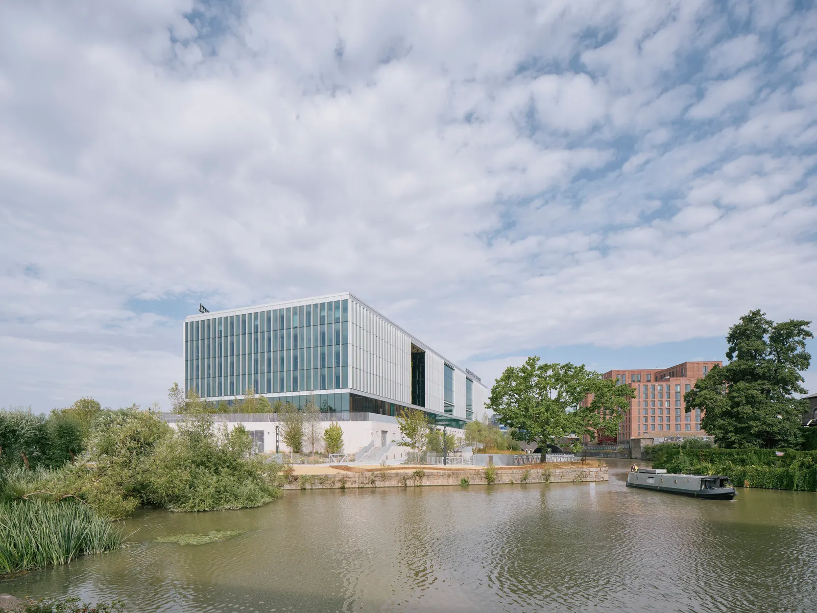 Temple Quarter Enterprise Campus / Feilden Clegg Bradley Studios