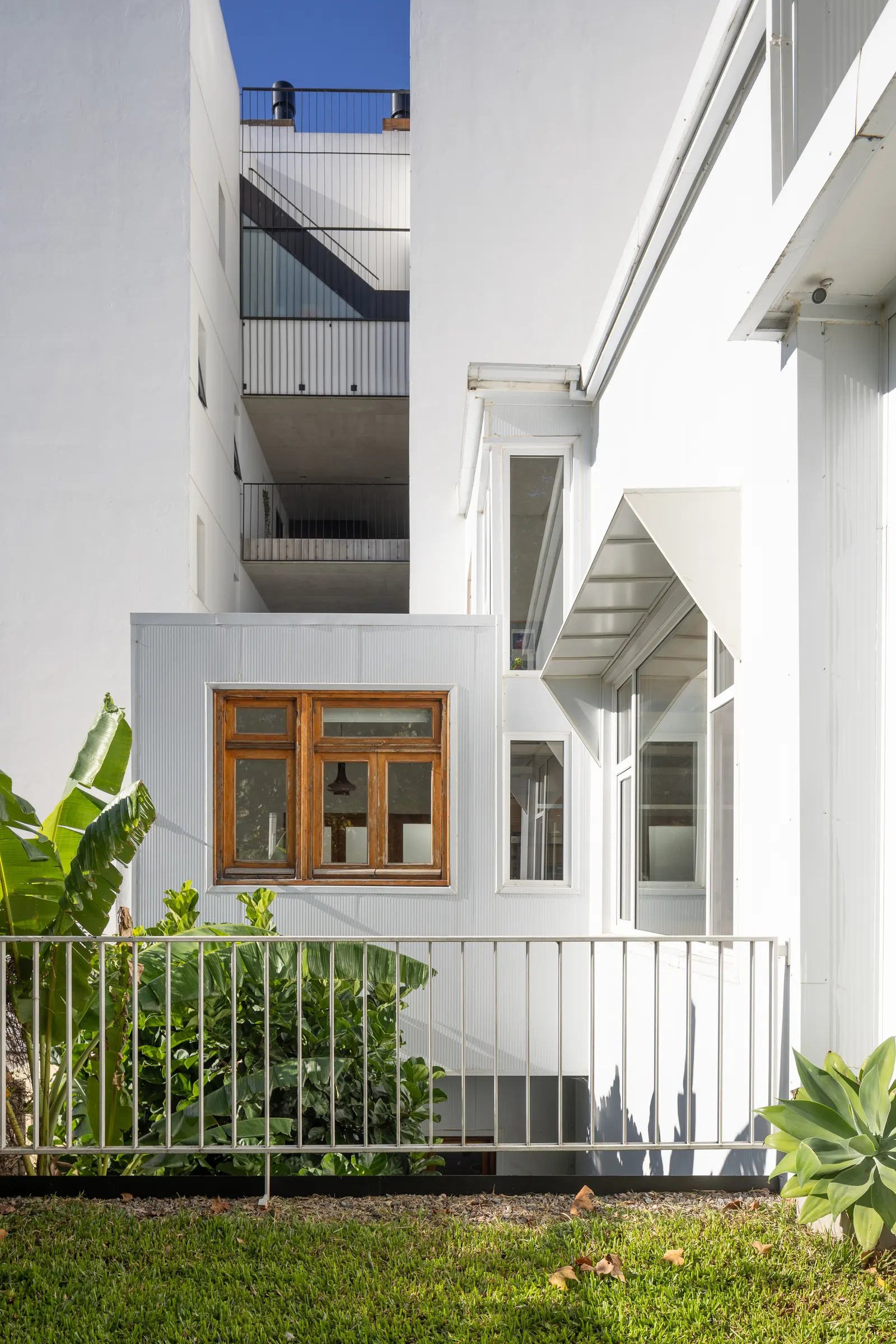 Paroissien House / Veronica Gilotaux
