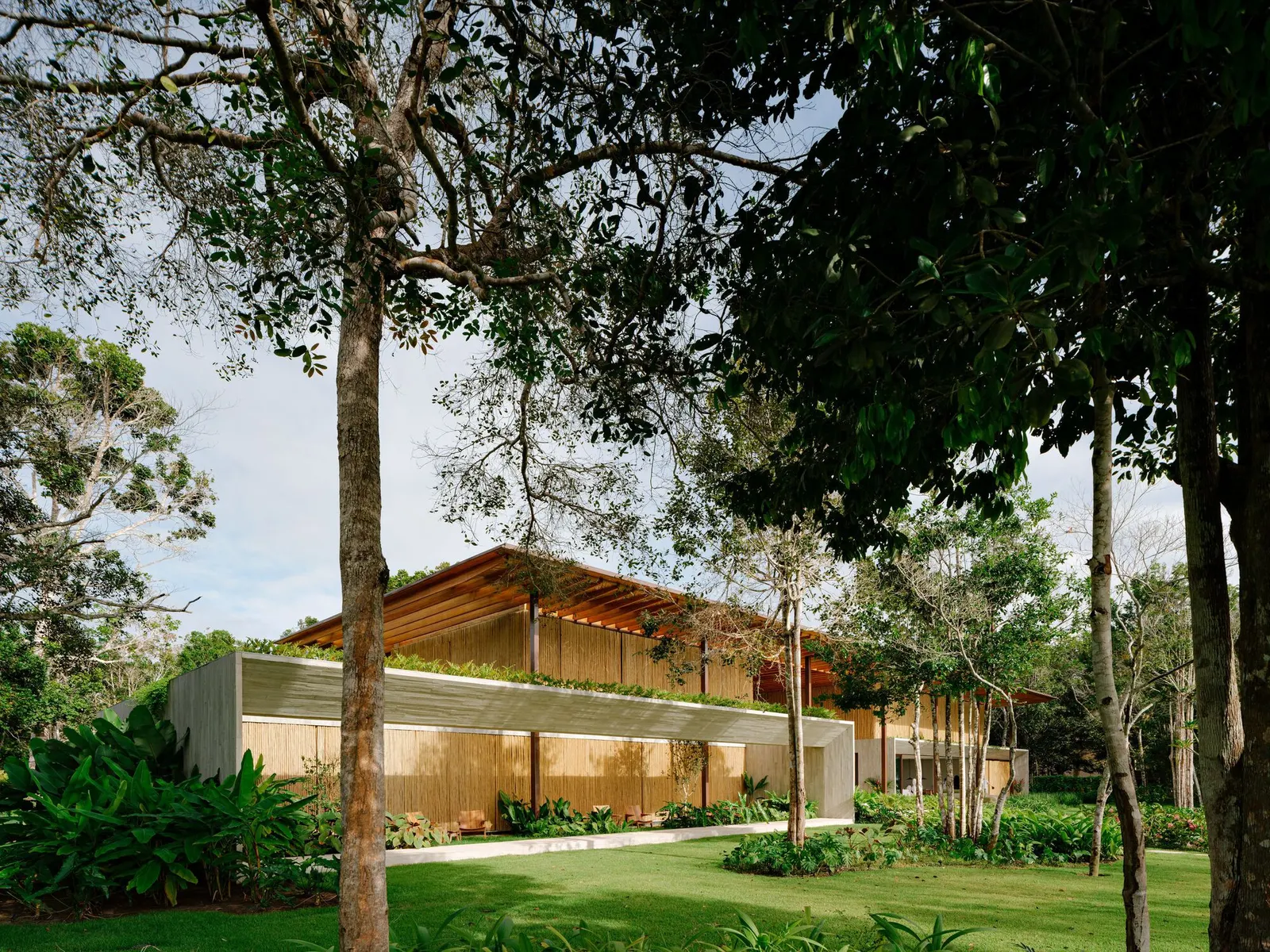 Villa Yandara / Padovani Arquitetos