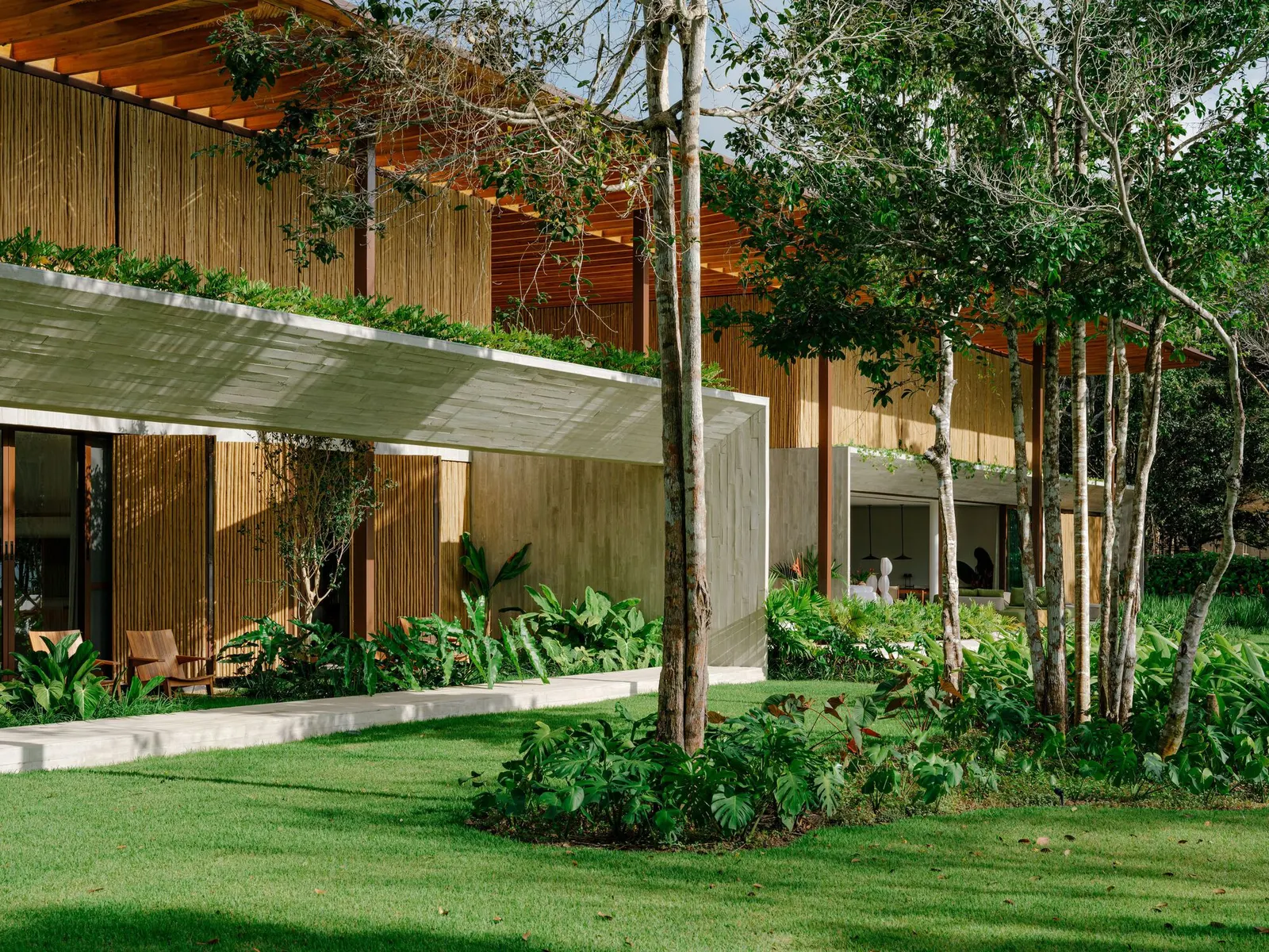 Villa Yandara / Padovani Arquitetos