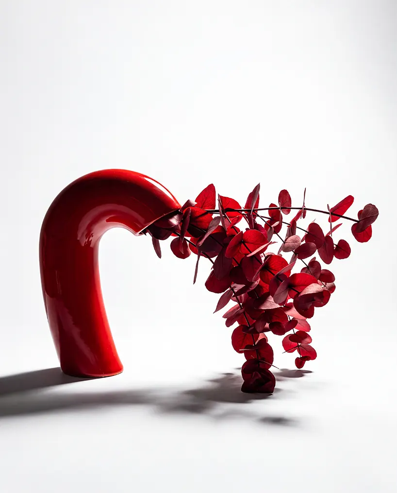 VITA Vase от HOUBI: ваза, которая показывает полный цикл жизни цветка