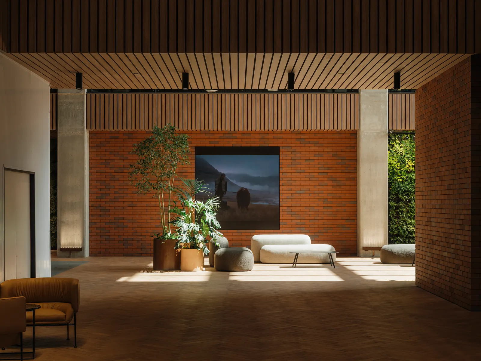 Когда древесина не подходит: как Wood Finish Aluminum помогает сохранять образ дерева в высокопроизводительной архитектуре