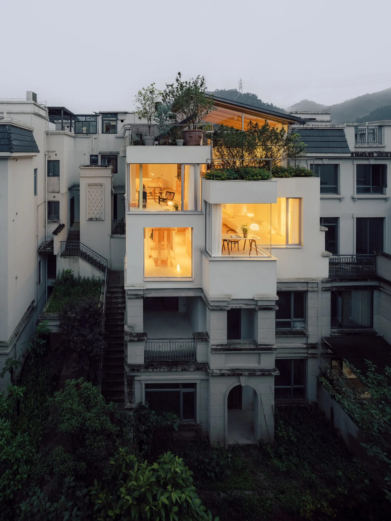 Split-Level Apartment / Shiye Architecture Design and Research Practice
