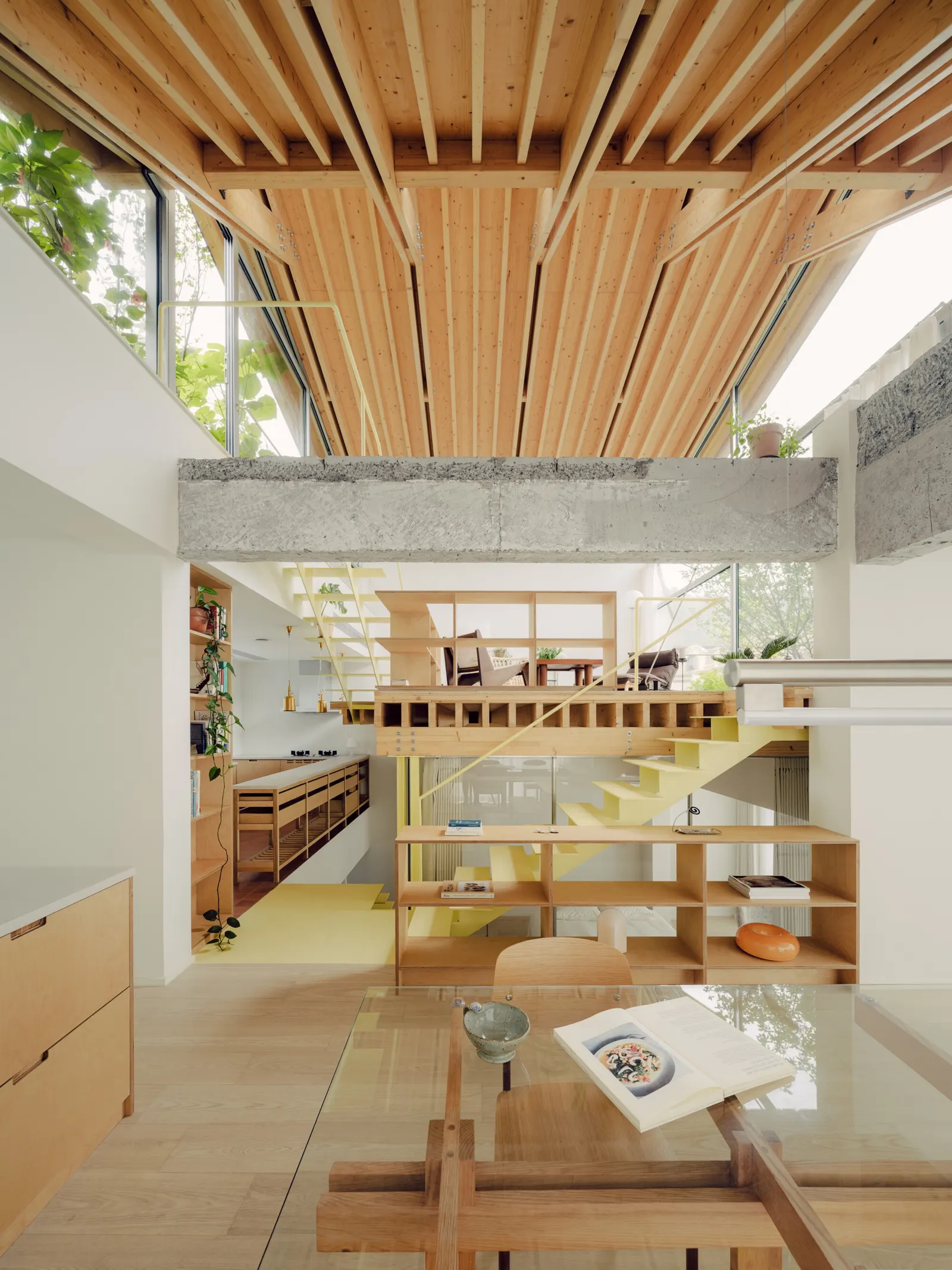 Split-Level Apartment / Shiye Architecture Design and Research Practice