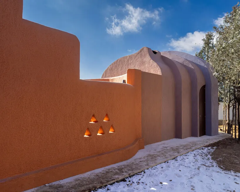 ZAV Architects расширили дом Gelareh в иранском саду фруктовых деревьев