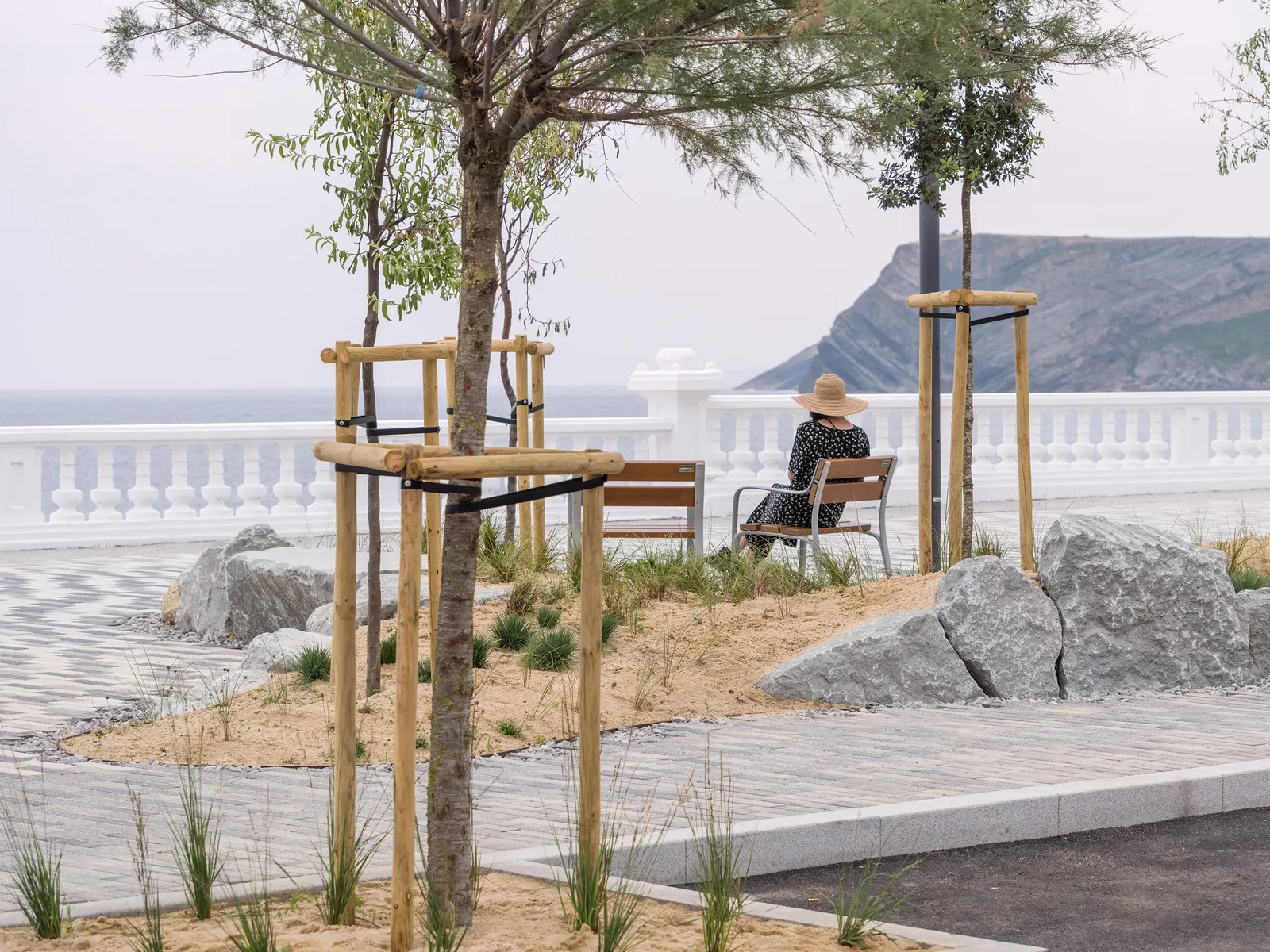 Comillas Waterfront Promenade / Hector Navarro + ARKHITEKTON