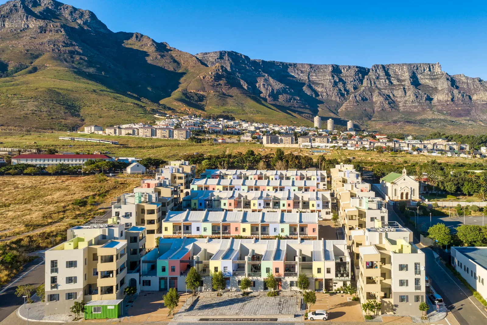 District Six Restitution Housing / Jakupa Architects and Urban Designers
