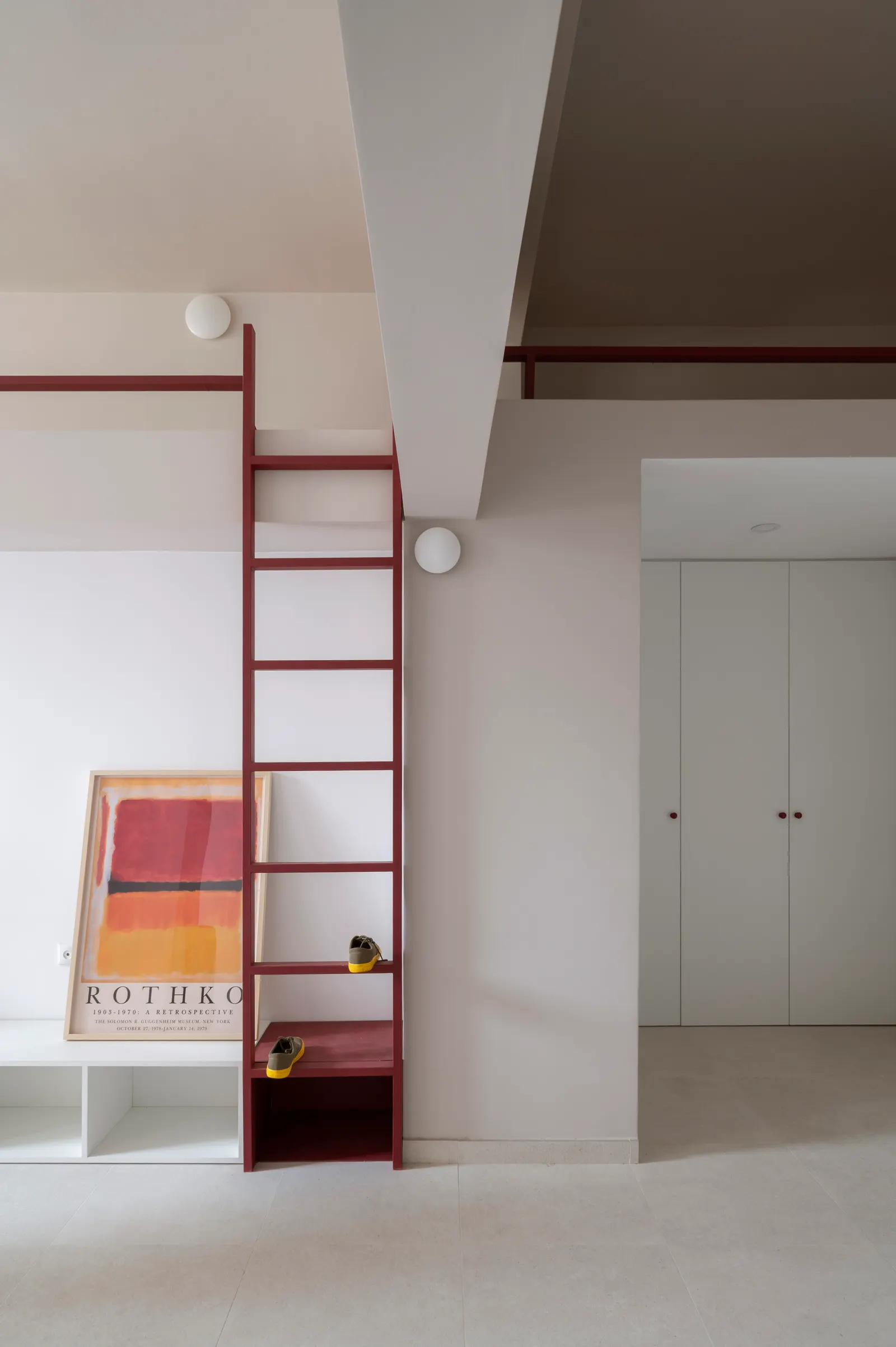 AA Apartments / Crearctive
