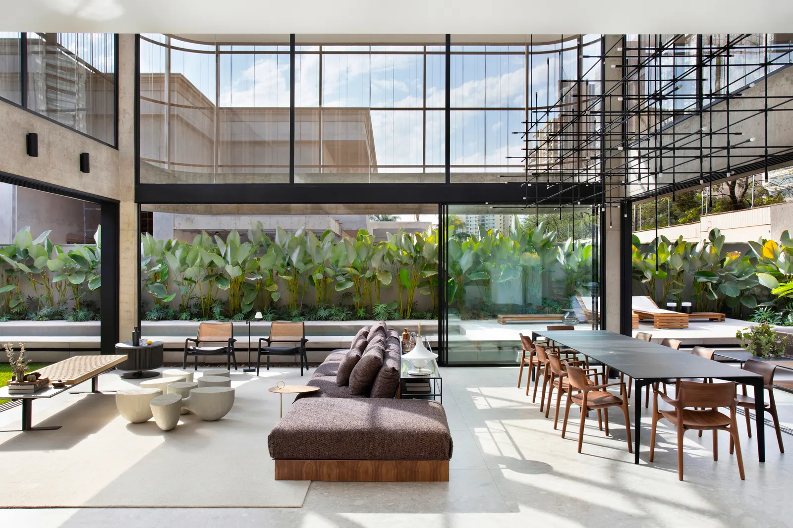 Ella House / Studio Memo