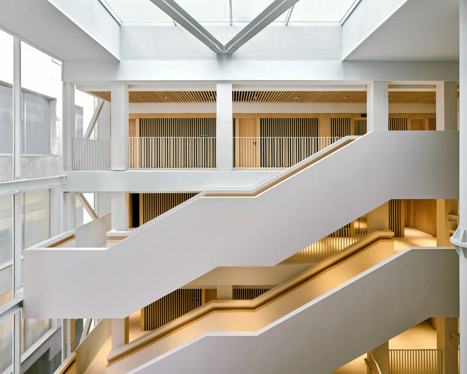 Реконструкция театра Muammer Karaca / Novos Studio