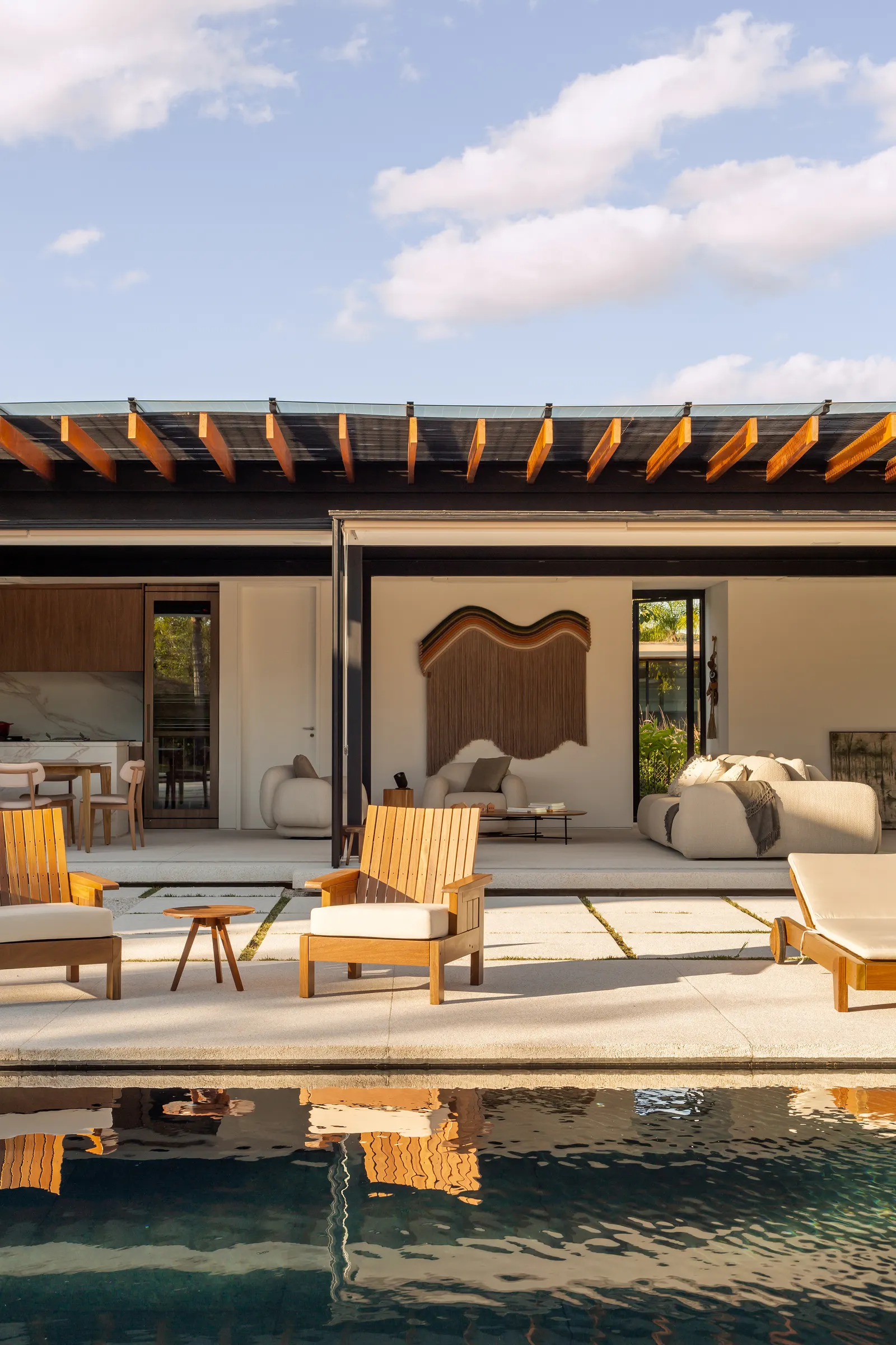 House AC / Kiko Castello Branco Arquitetura + Lucas Cunha