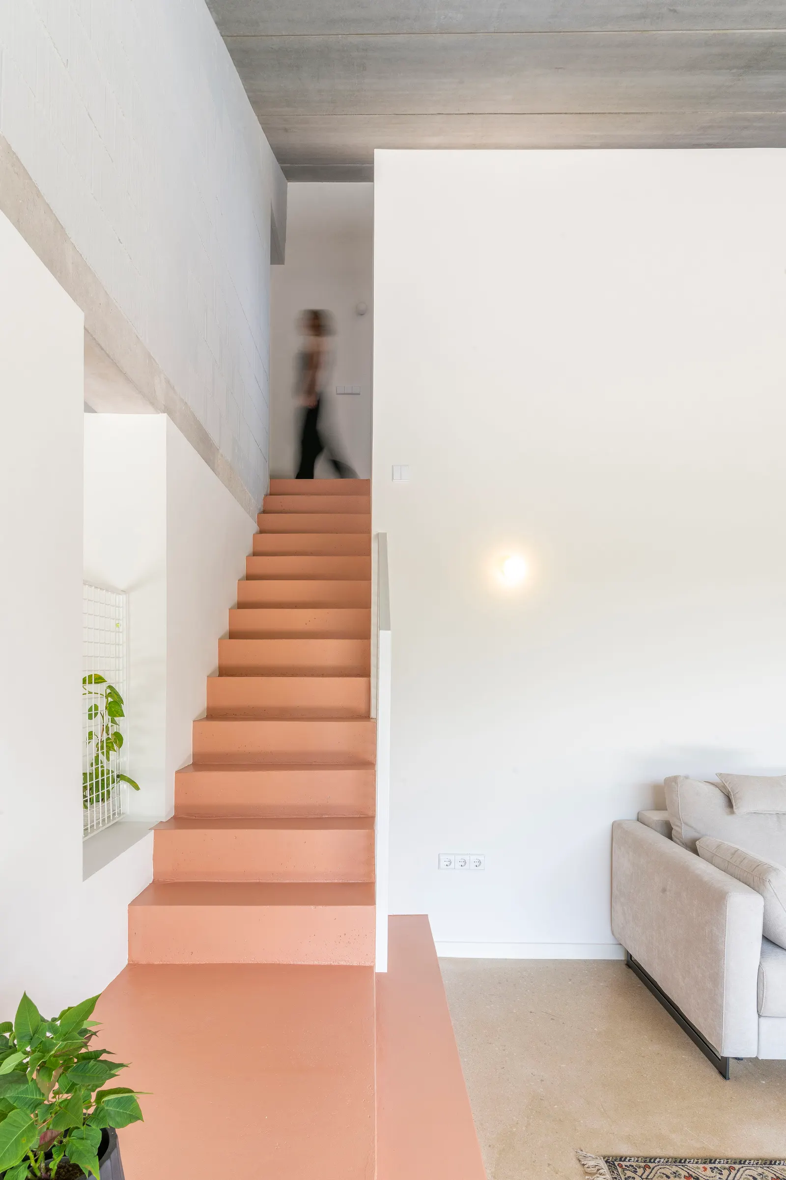 Arena Bruja House / Un Estudio Propio