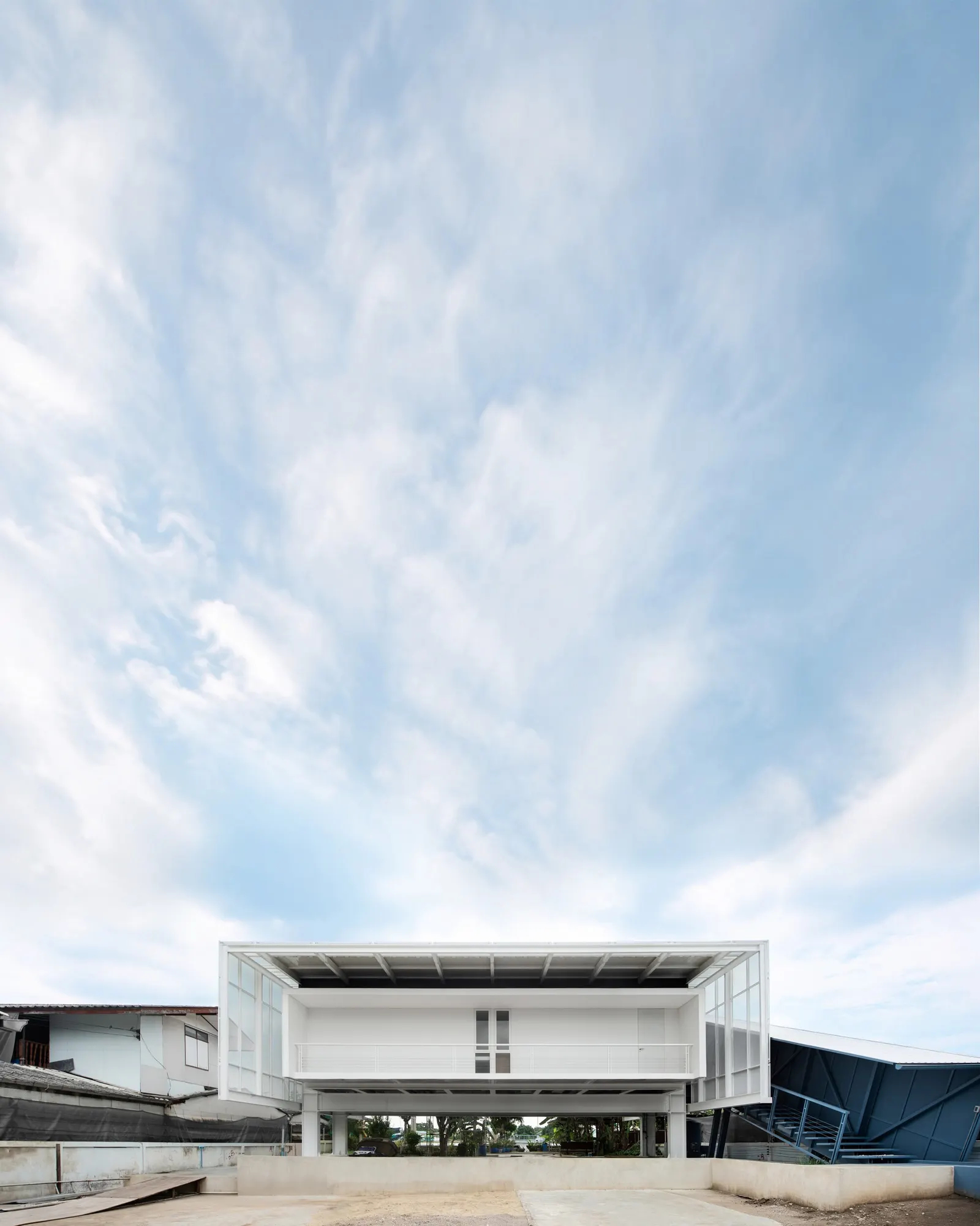 Mahachai Residence / Patara Architects