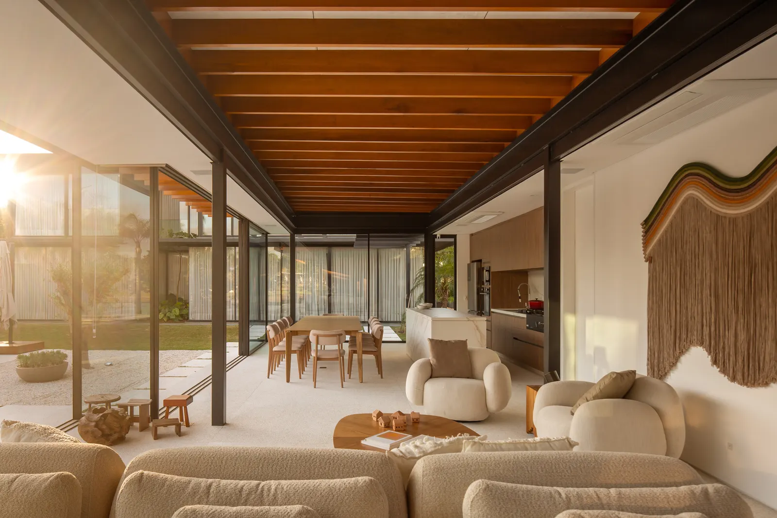 House AC / Kiko Castello Branco Arquitetura + Lucas Cunha