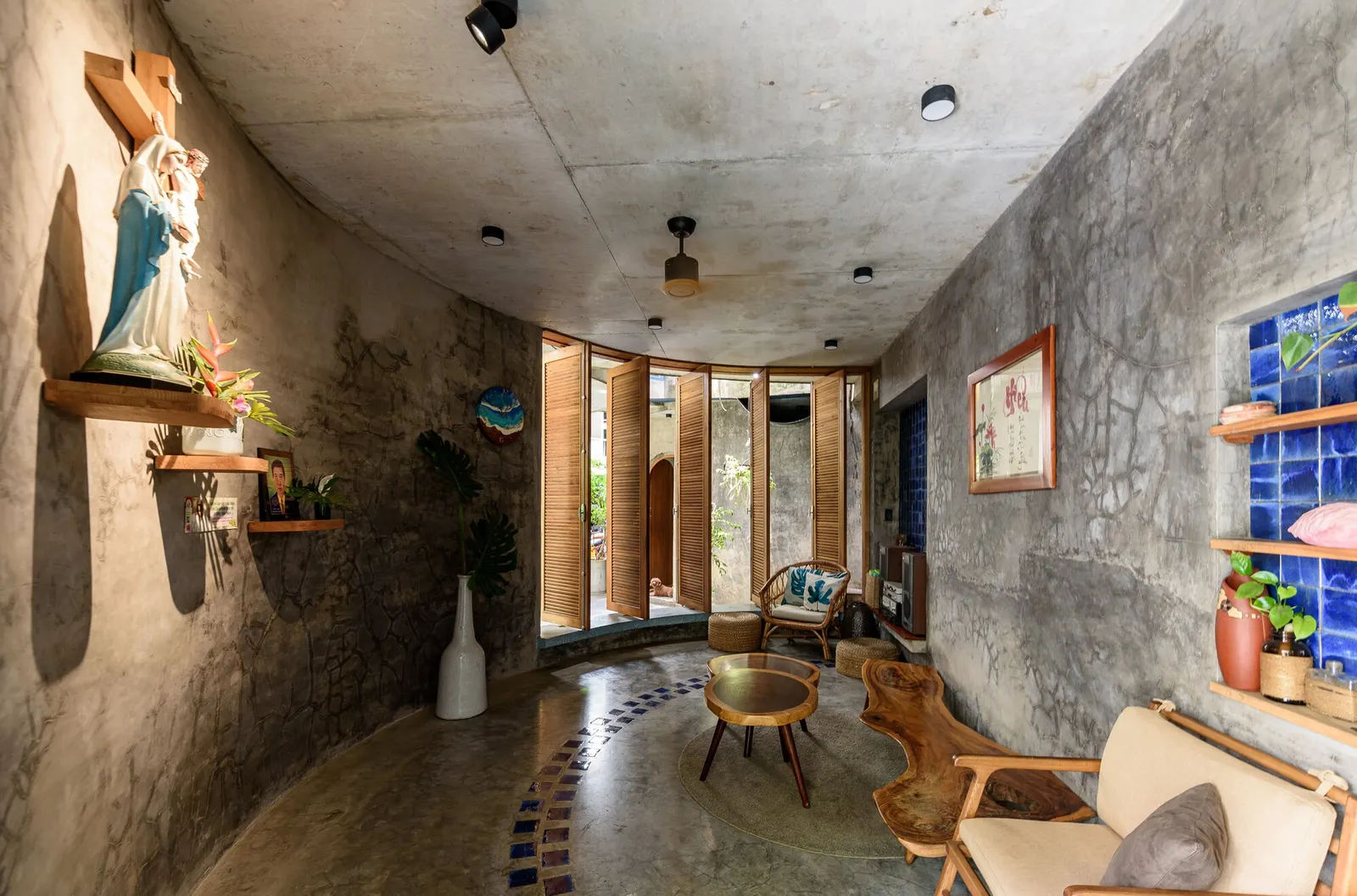 Dual-Family House / Khuon Studio