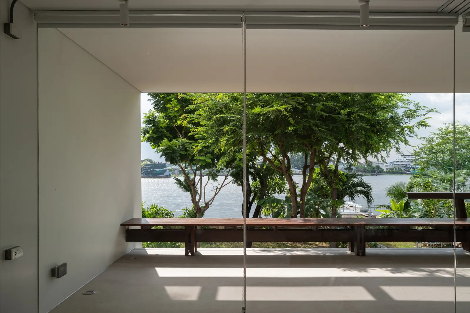 Mahachai Residence / Patara Architects