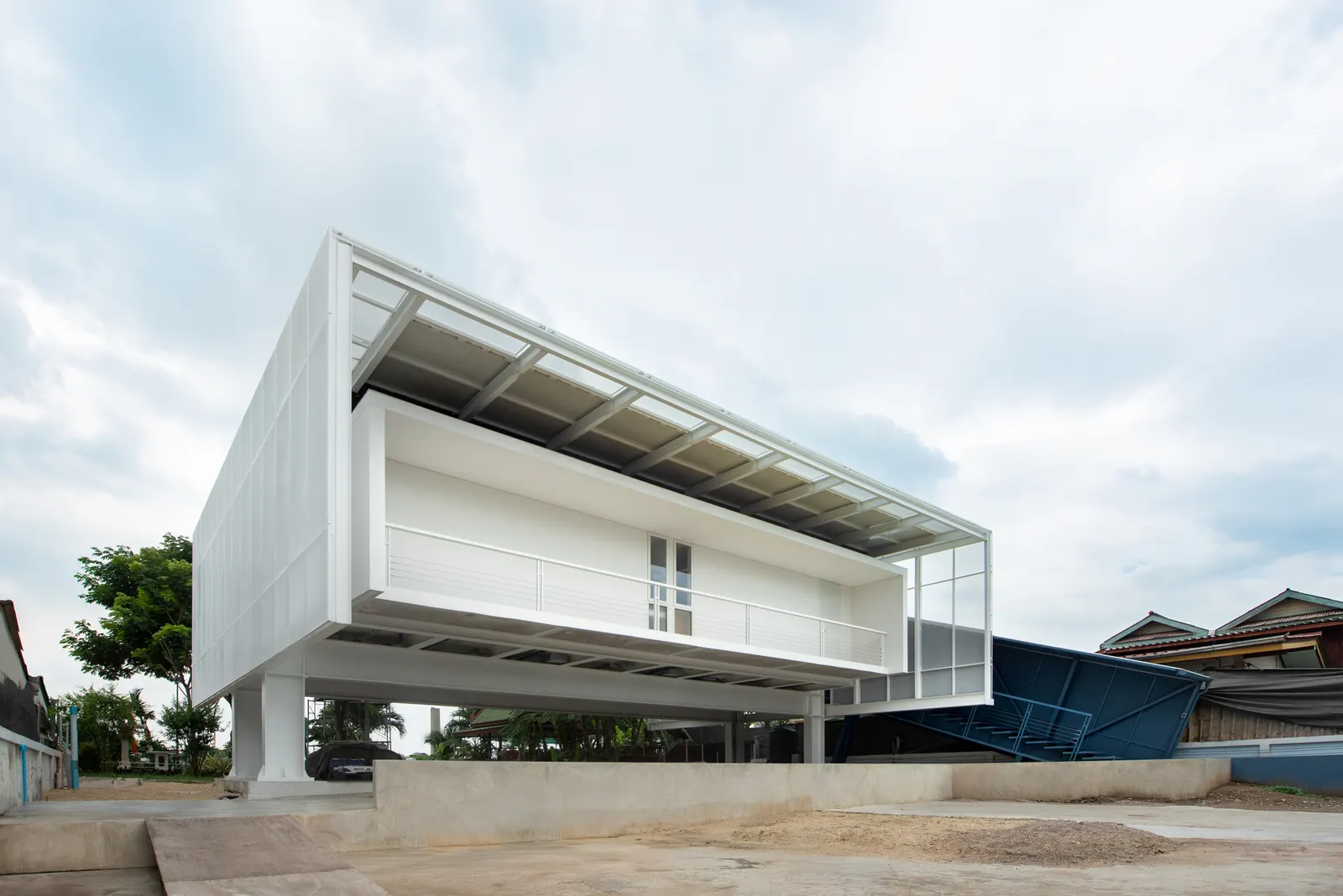 Mahachai Residence / Patara Architects