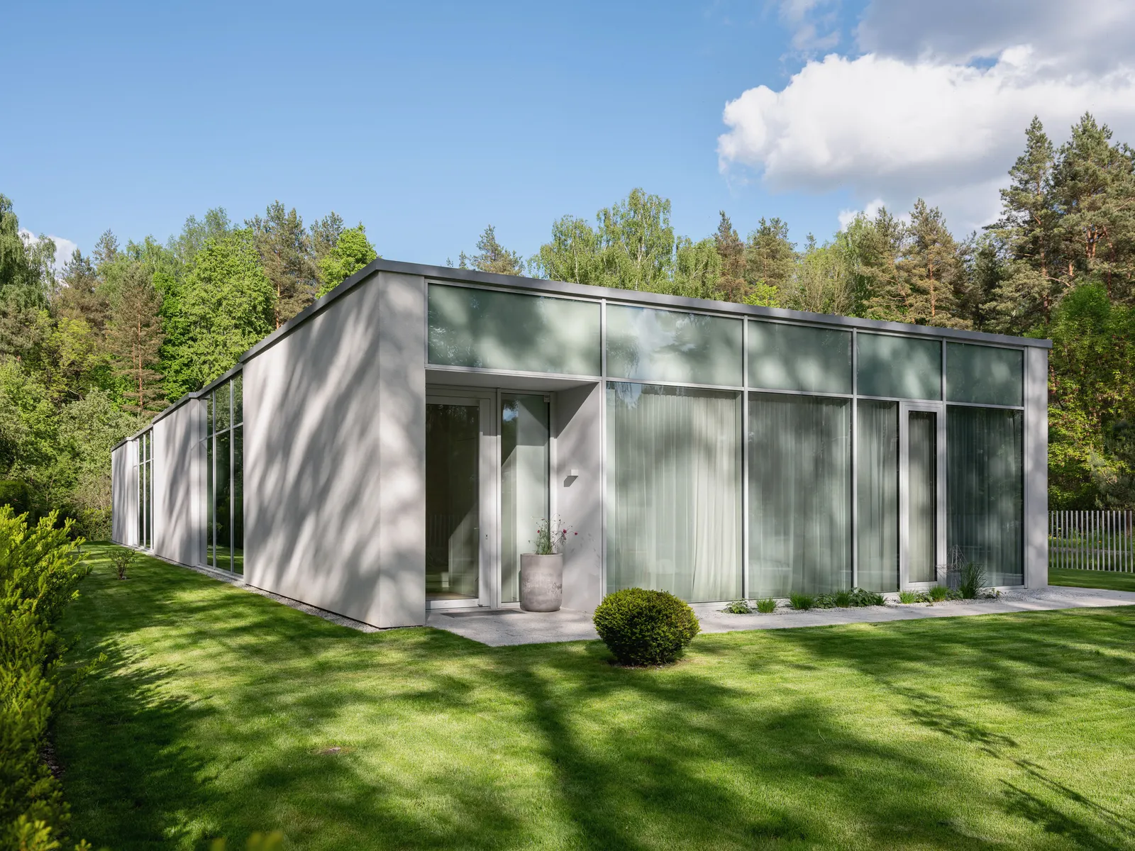Жилой дом в Вильнюсе: проект Architectural Bureau G.Natkevicius & Partners в ландшафте заповедника