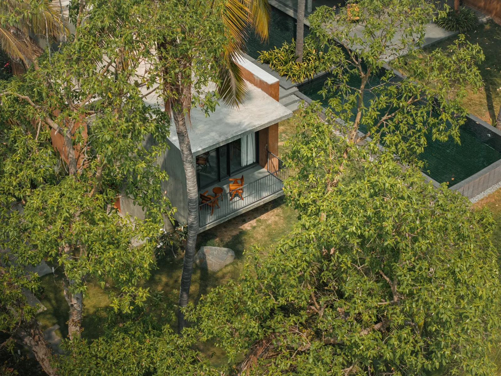 Aalok Farmhouse / Nodecraft Studio