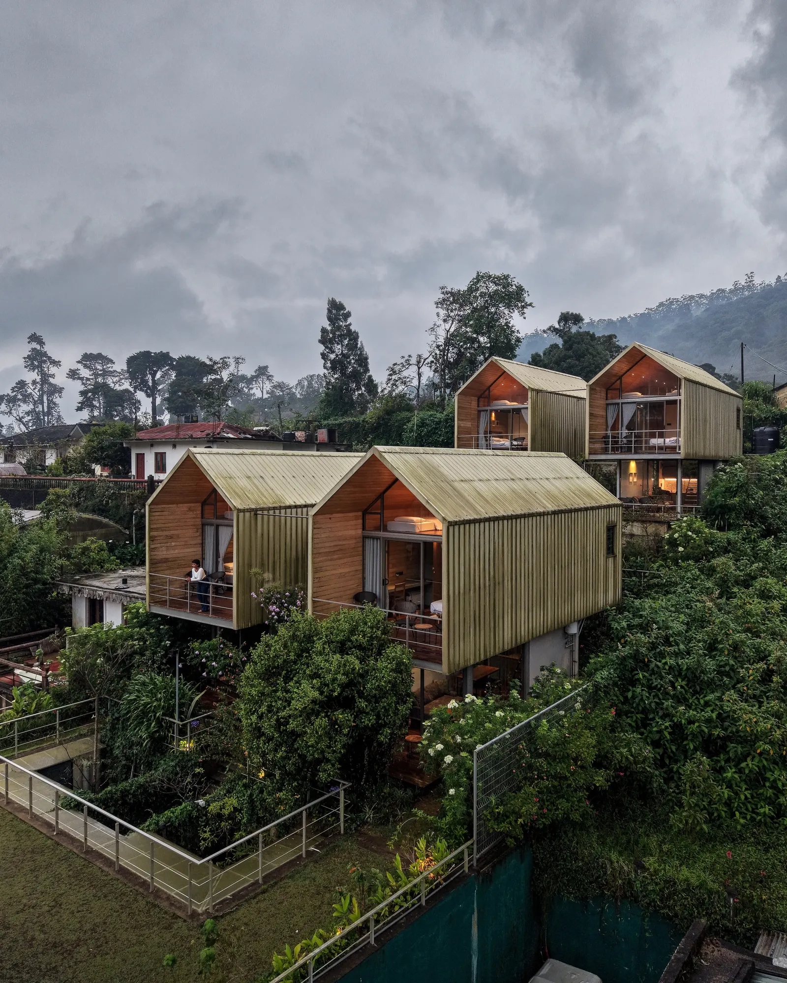 Azenya Villas / KWCA - Kosala Weerasekara Chartered Architects