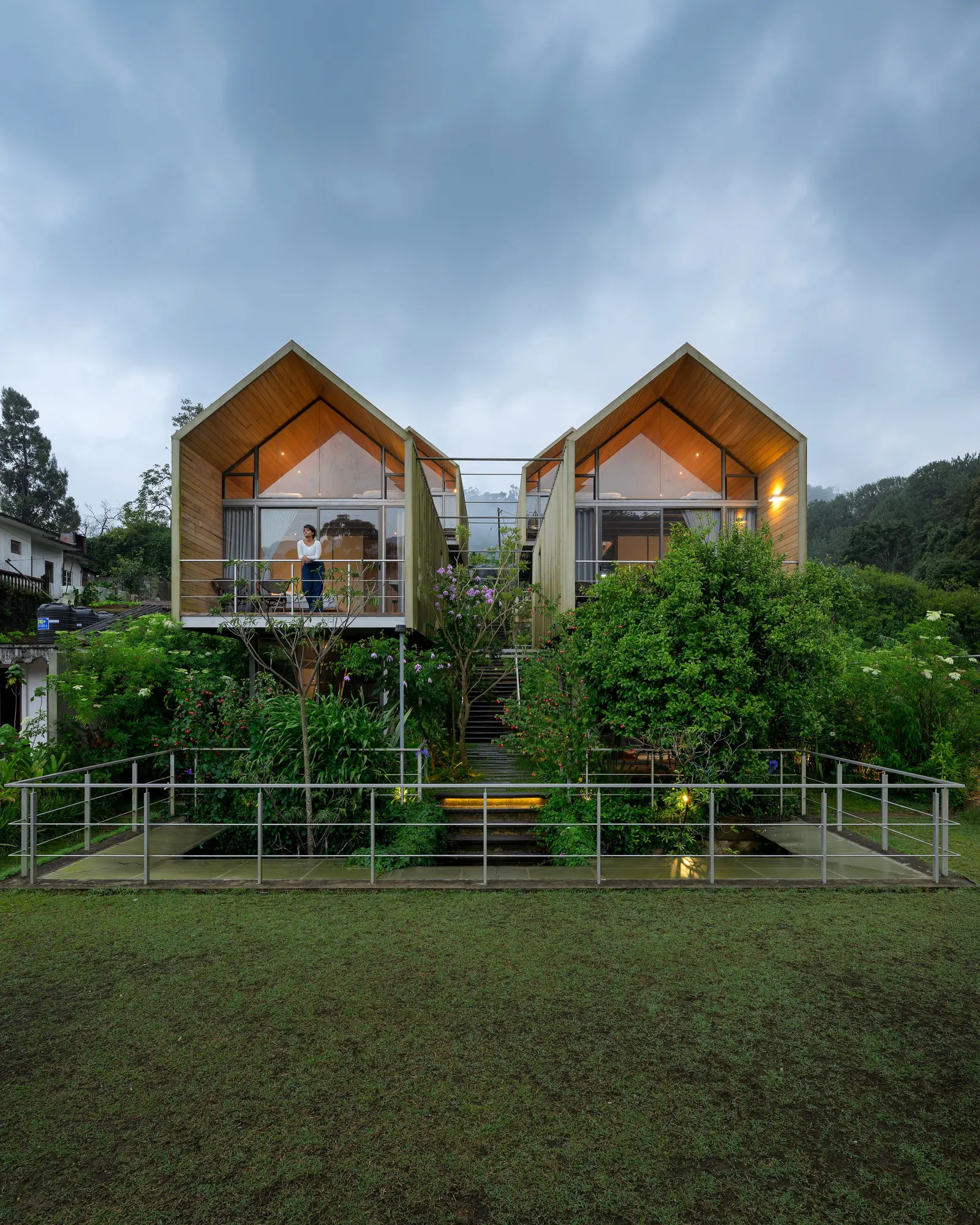Azenya Villas / KWCA - Kosala Weerasekara Chartered Architects