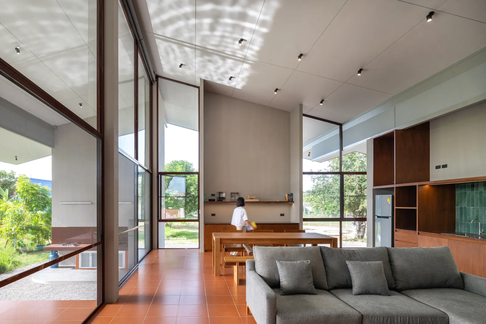 Дом Baan Rim Bua / VYN Studio