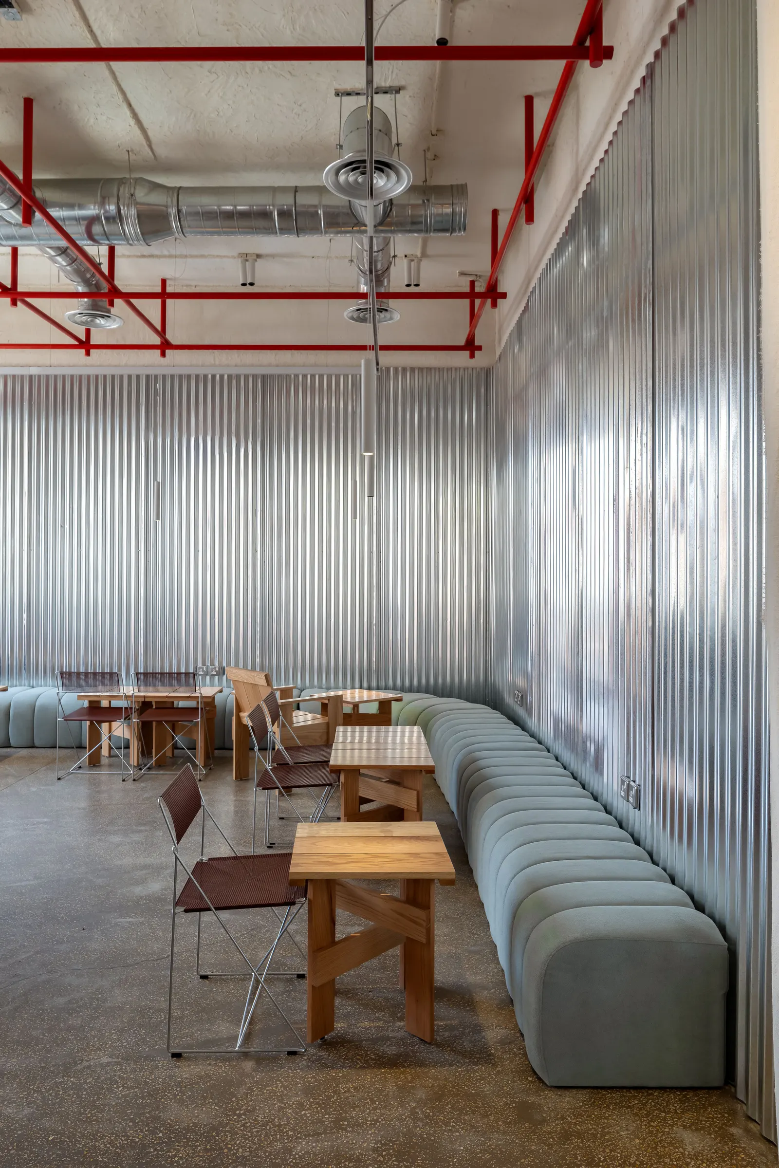 Bag Café / AO Architects — реконструкция кафе в Эр-Рияде с временной конструкцией, ставшей постоянной