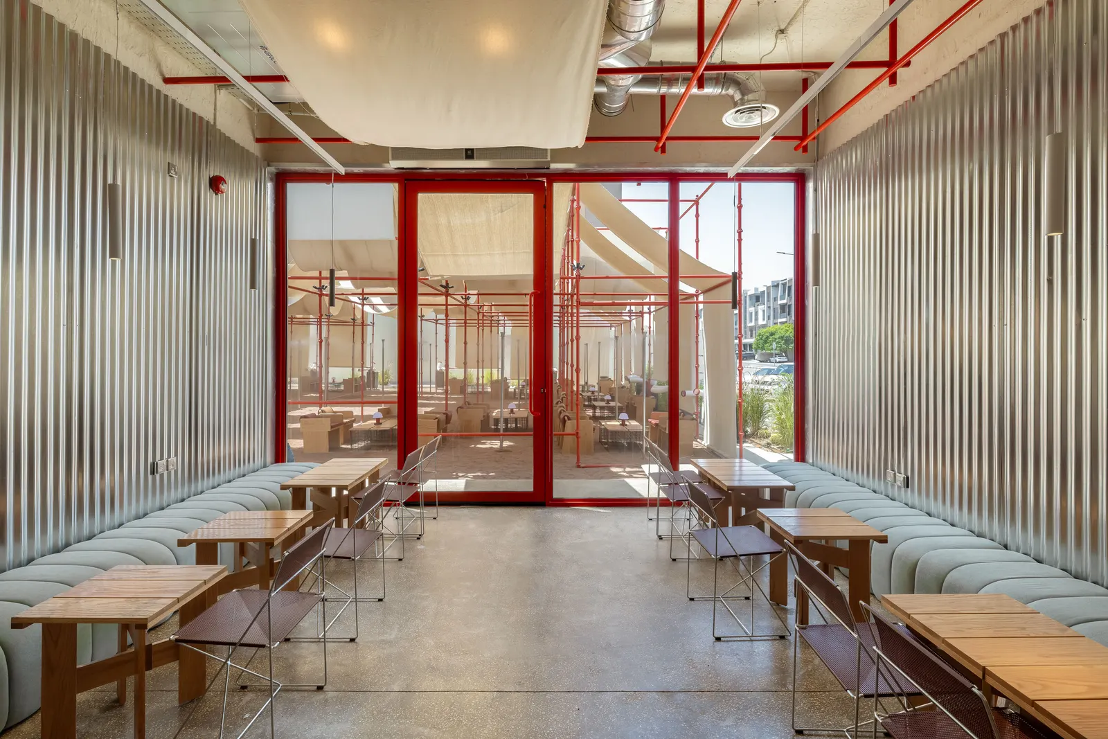 Bag Café / AO Architects — реконструкция кафе в Эр-Рияде с временной конструкцией, ставшей постоянной