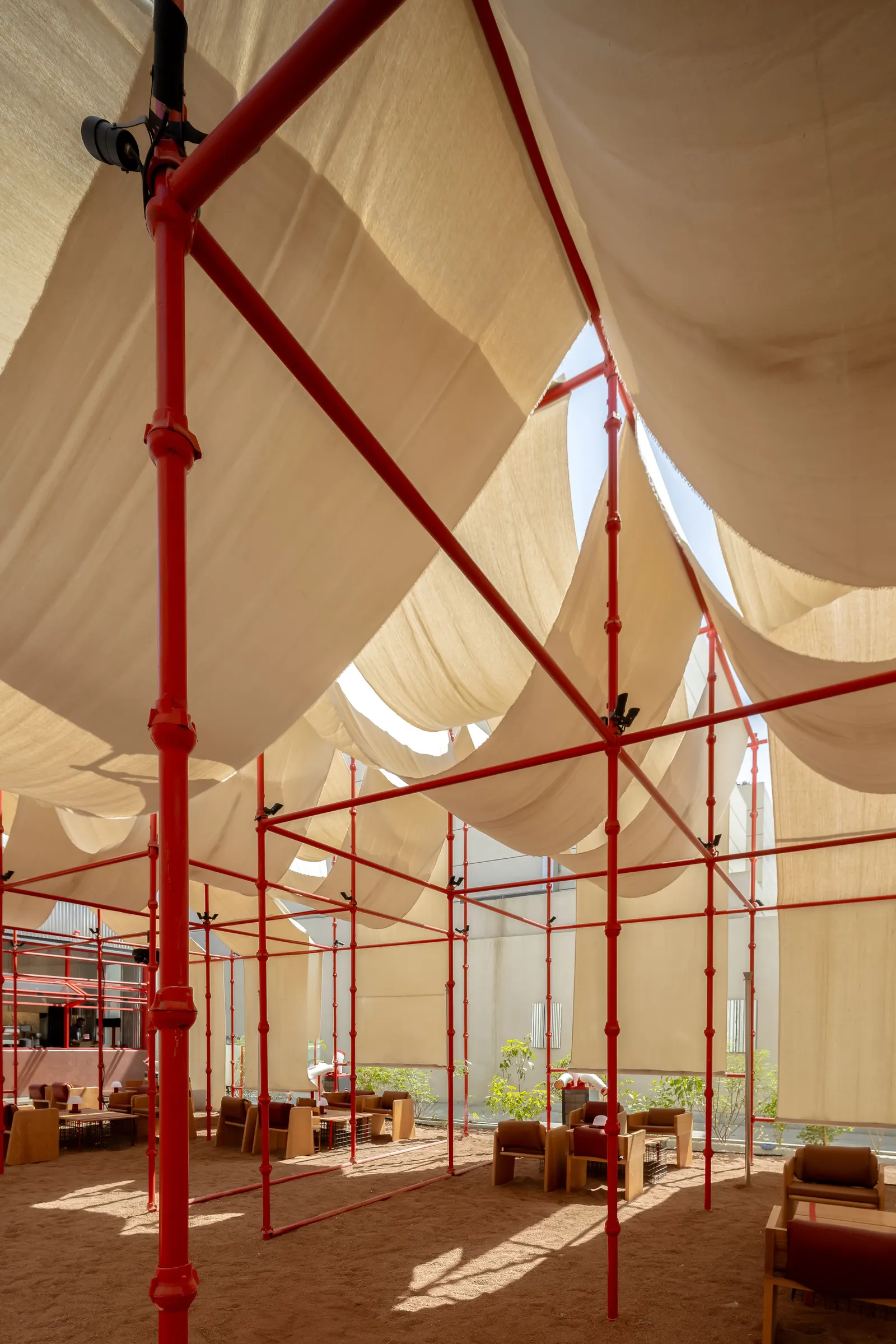 Bag Café / AO Architects — реконструкция кафе в Эр-Рияде с временной конструкцией, ставшей постоянной