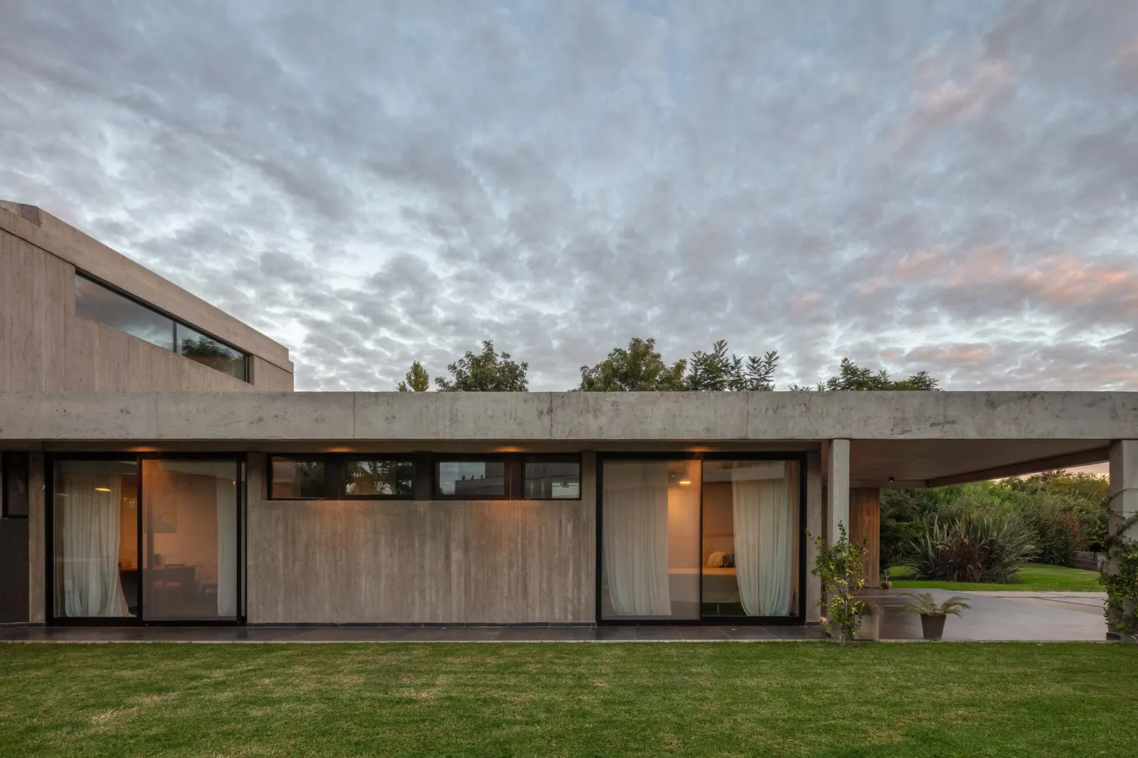 CCLM 280 House / Barbalaco Arquitectos