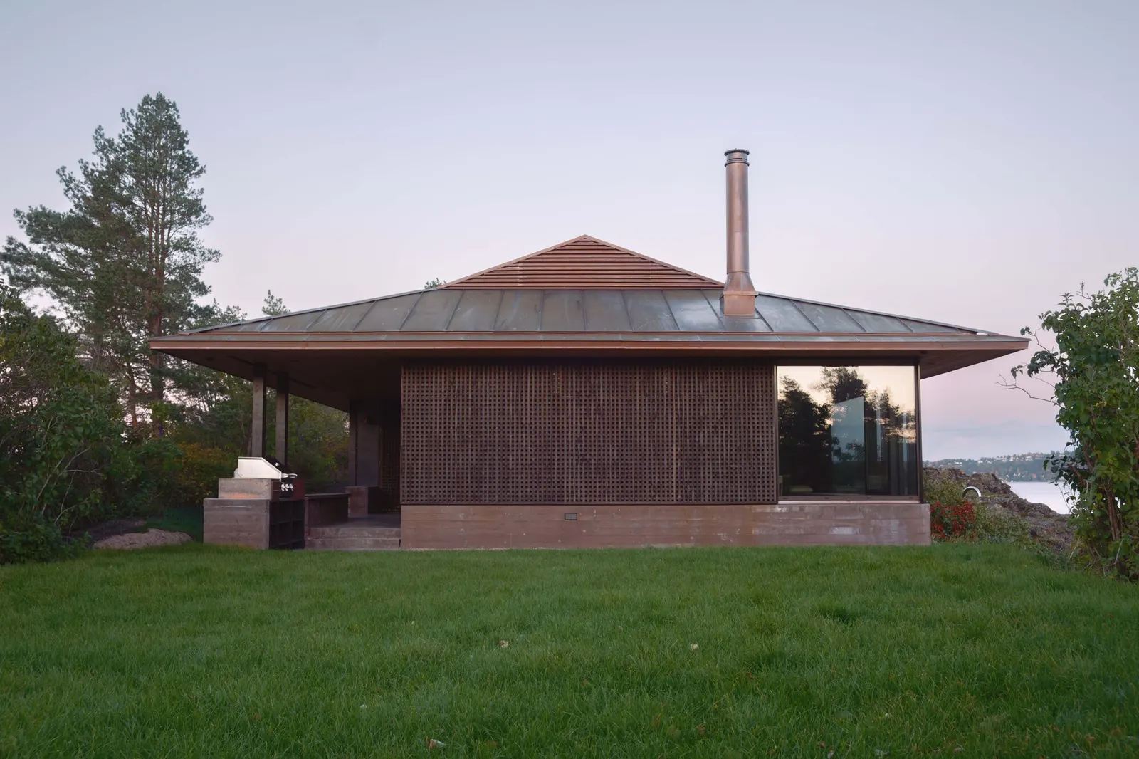 Cabin Ostøya / R21 Arkitekter — новая кабина на острове Остёйя в рамках береговой защиты Берума