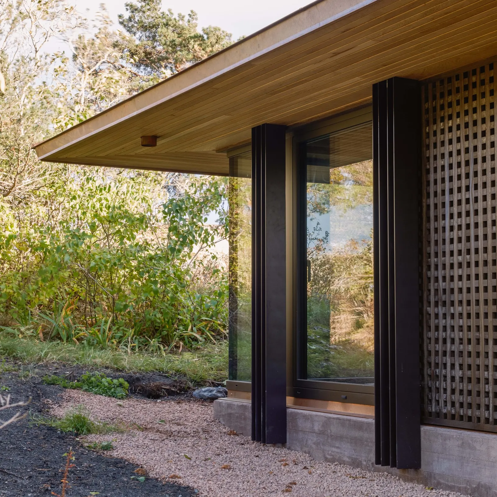 Cabin Ostøya / R21 Arkitekter — новая кабина на острове Остёйя в рамках береговой защиты Берума