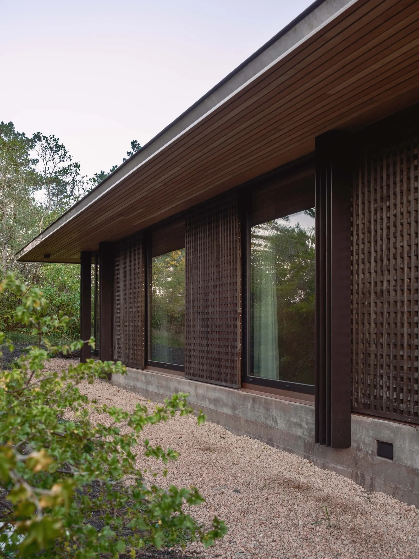 Cabin Ostøya / R21 Arkitekter — новая кабина на острове Остёйя в рамках береговой защиты Берума