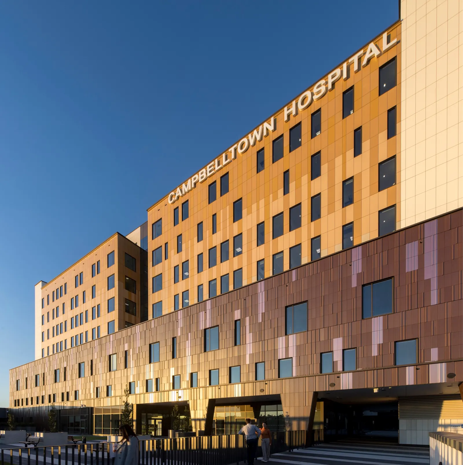 Реконструкция и расширение Campbelltown Hospital / Billard Leece Partnership
