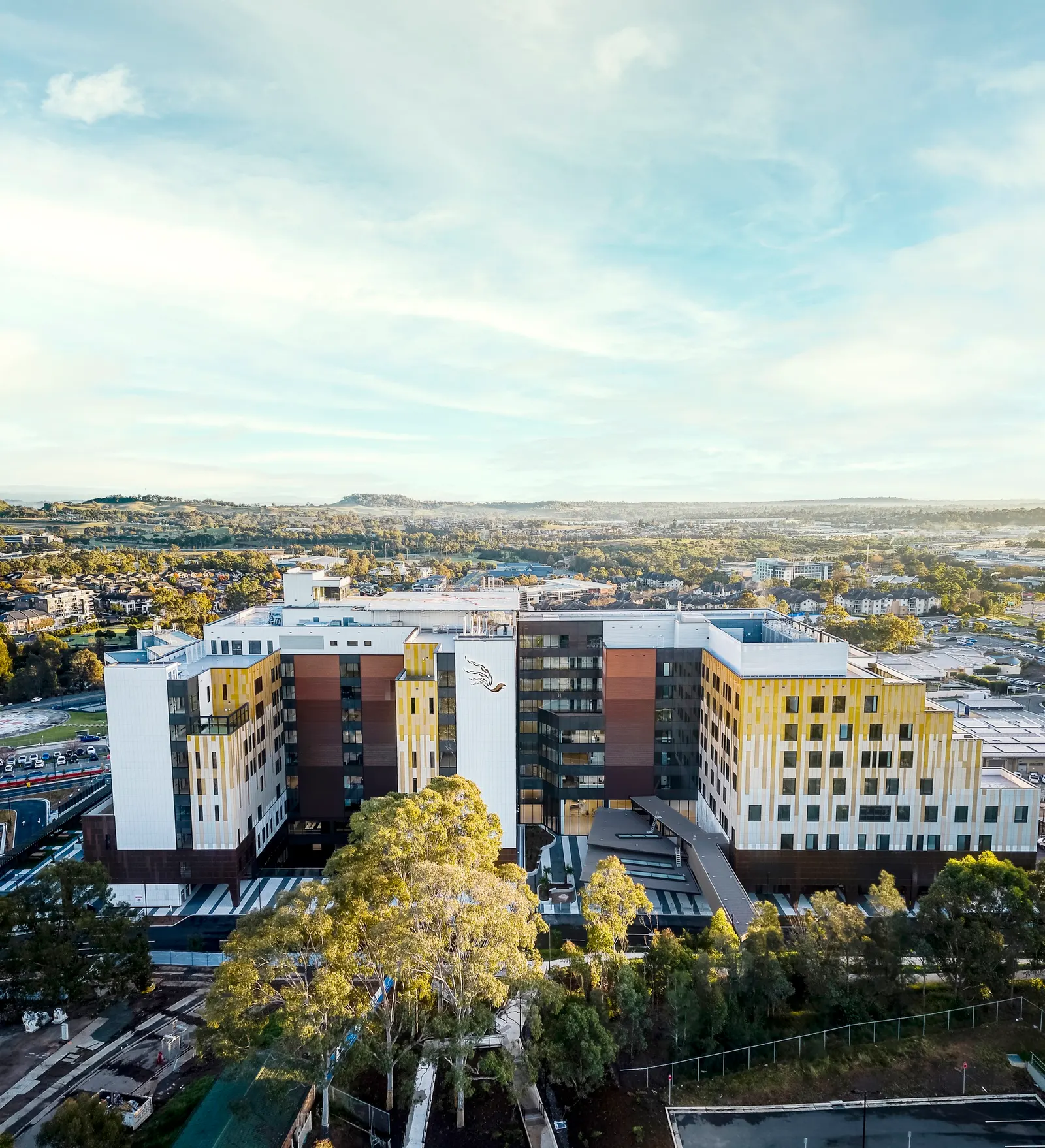 Реконструкция и расширение Campbelltown Hospital / Billard Leece Partnership