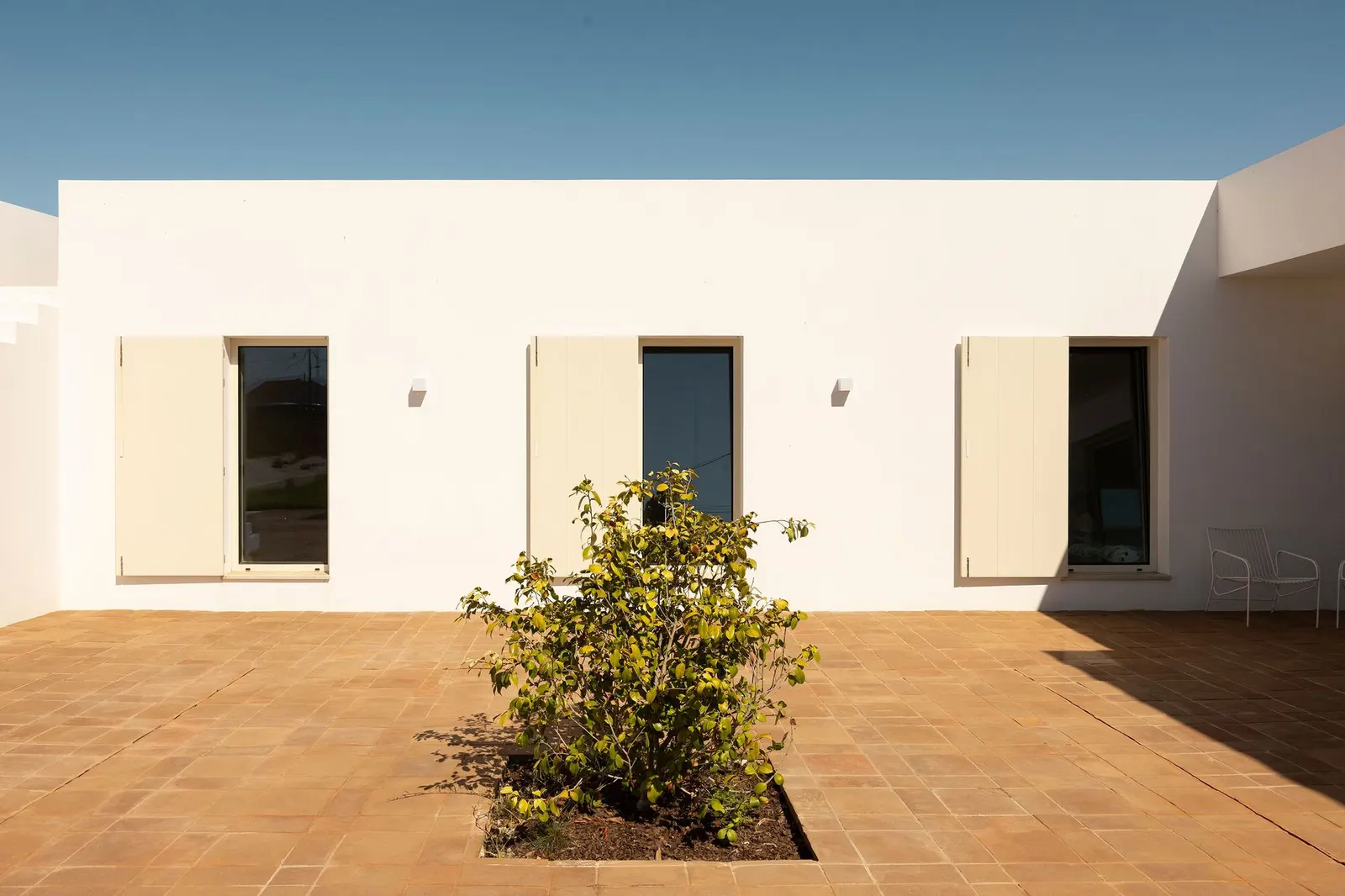 Casa em Pouca Farinha / Ana Teresa Niza + Ana Rita Marques