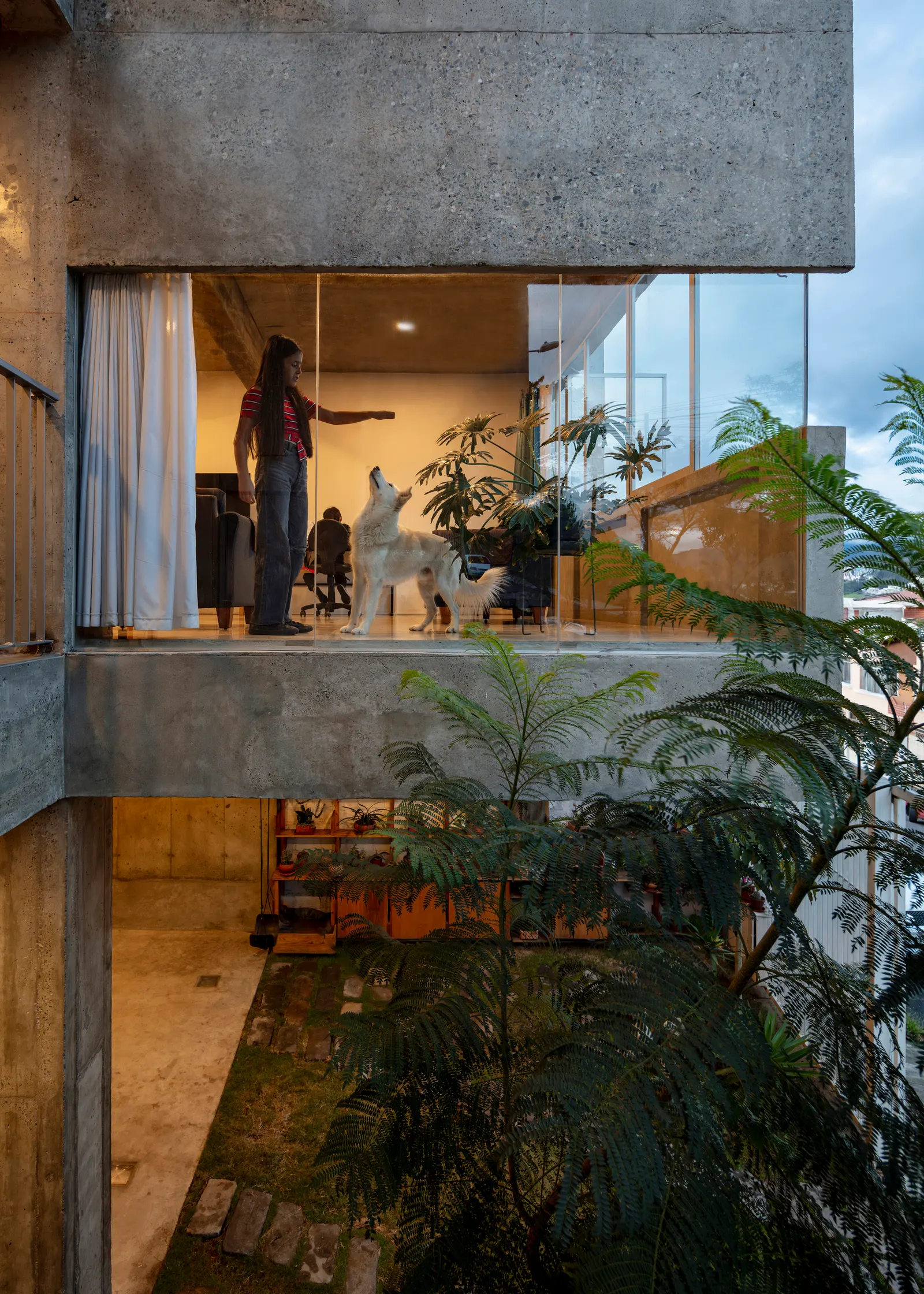 Fondations House / Holger Cuadrado