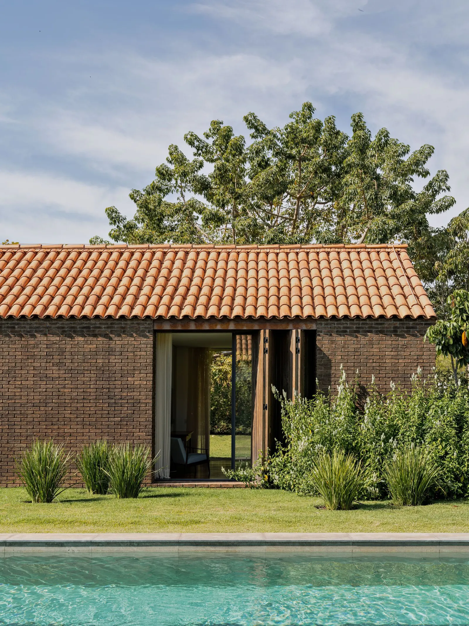 Haras House / Felipe Hess Arquitetos