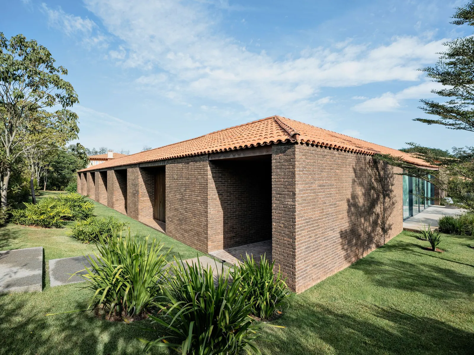 Haras House / Felipe Hess Arquitetos